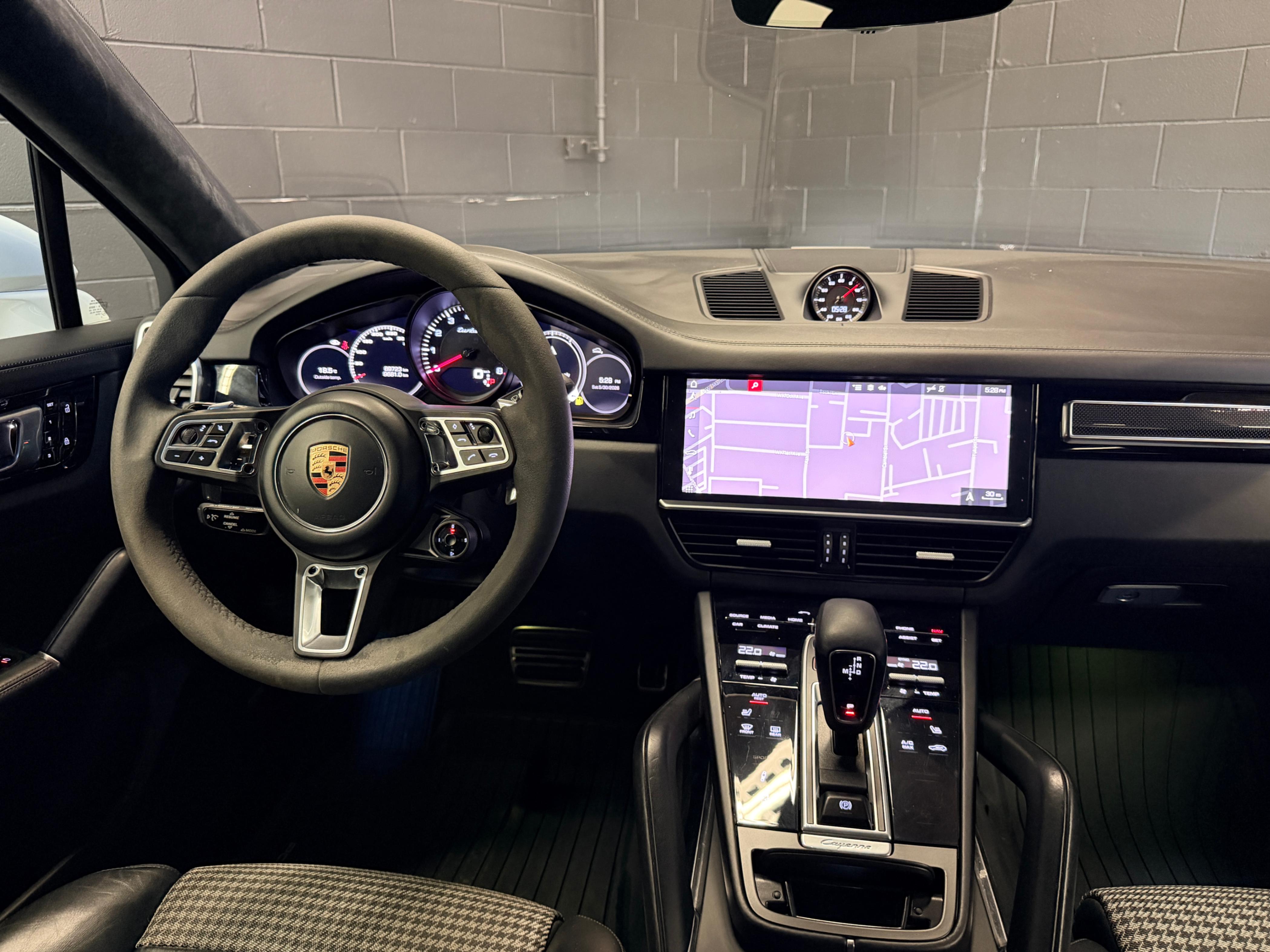/hcwenterprisecorporation/2020-Porsche-Cayenne-32207674827042476.jpg