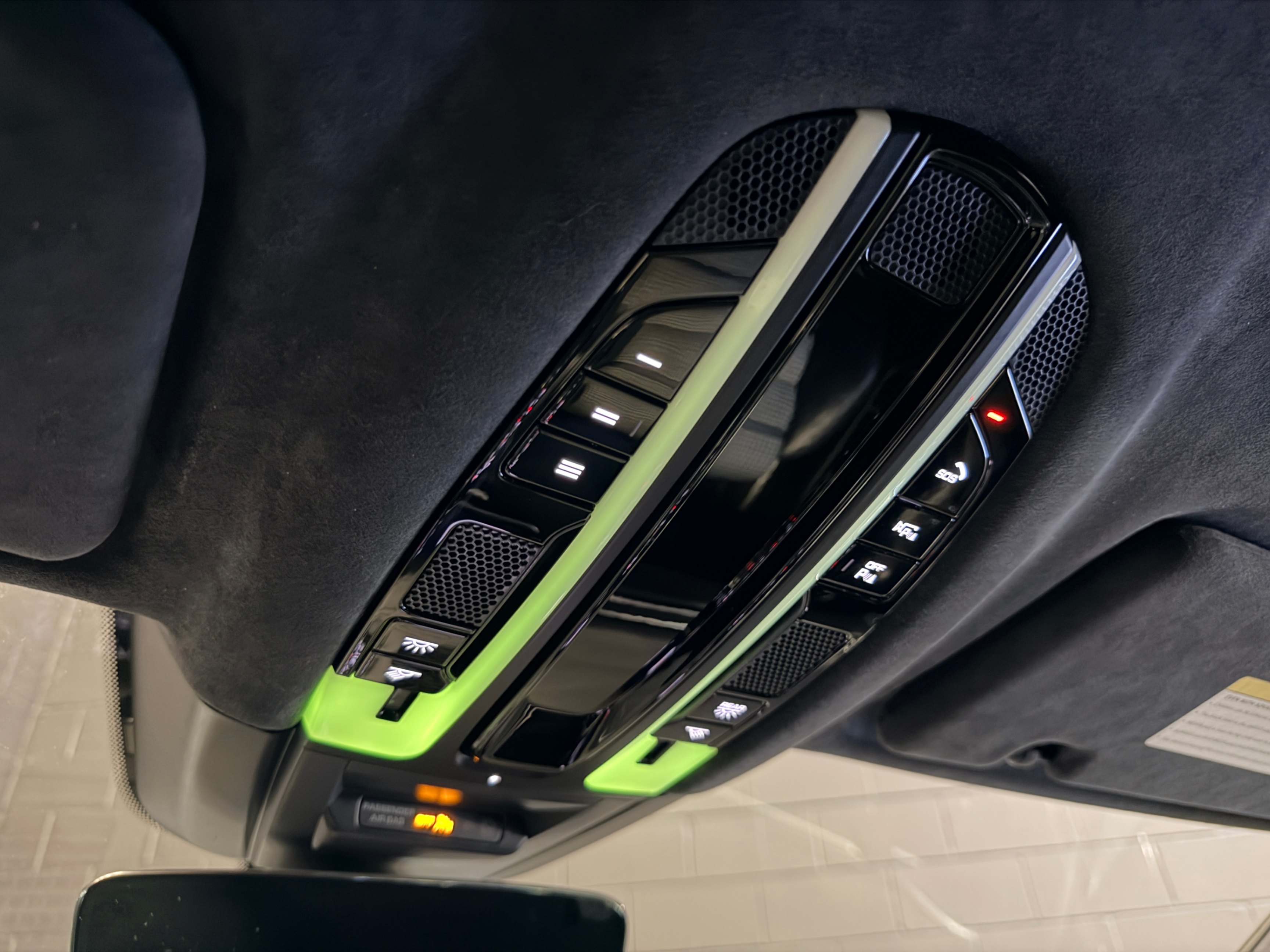 /hcwenterprisecorporation/2020-Porsche-Cayenne-6144674036803766.jpg