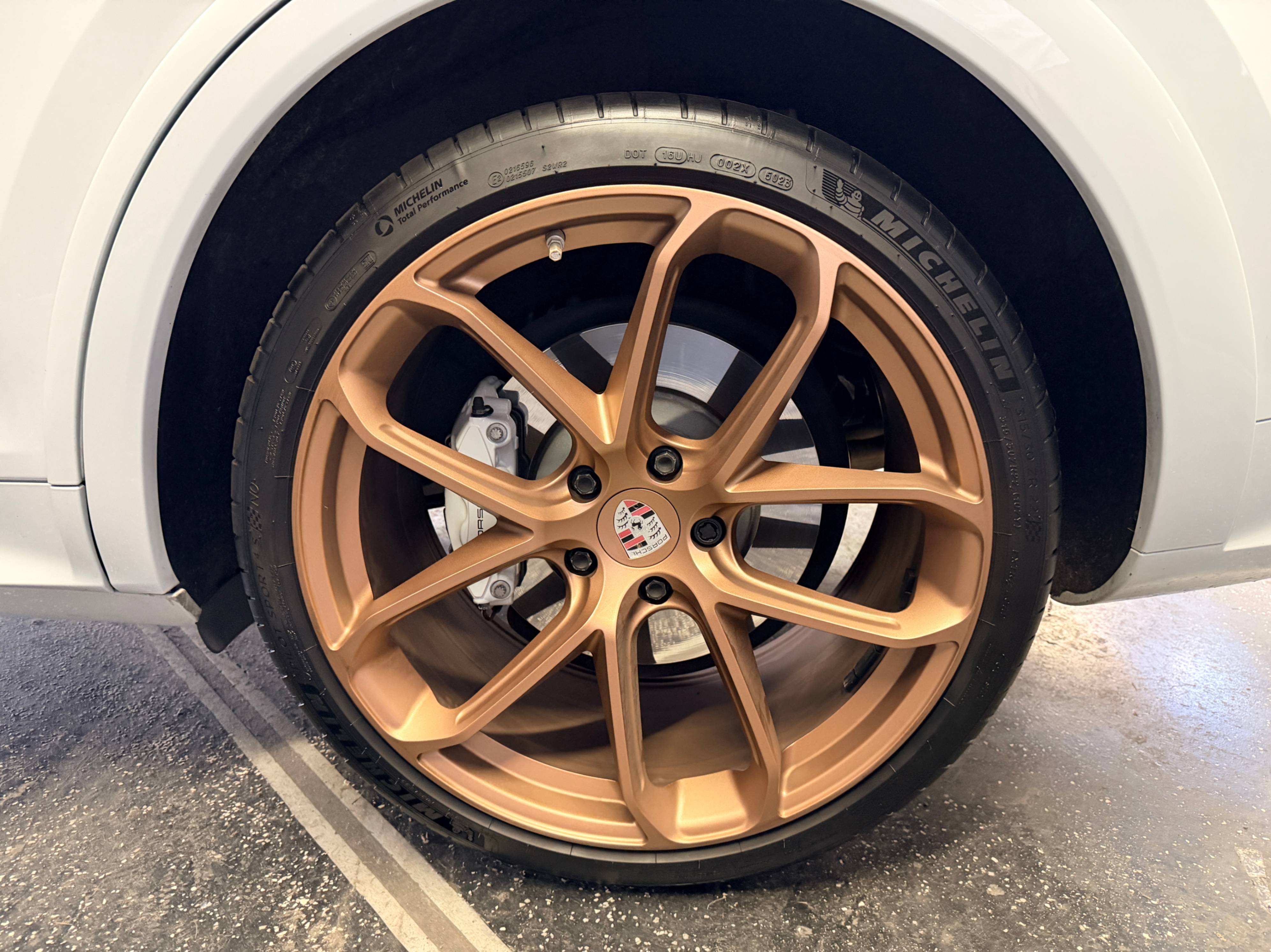 /hcwenterprisecorporation/2020-Porsche-Cayenne-8026451551350697.jpg