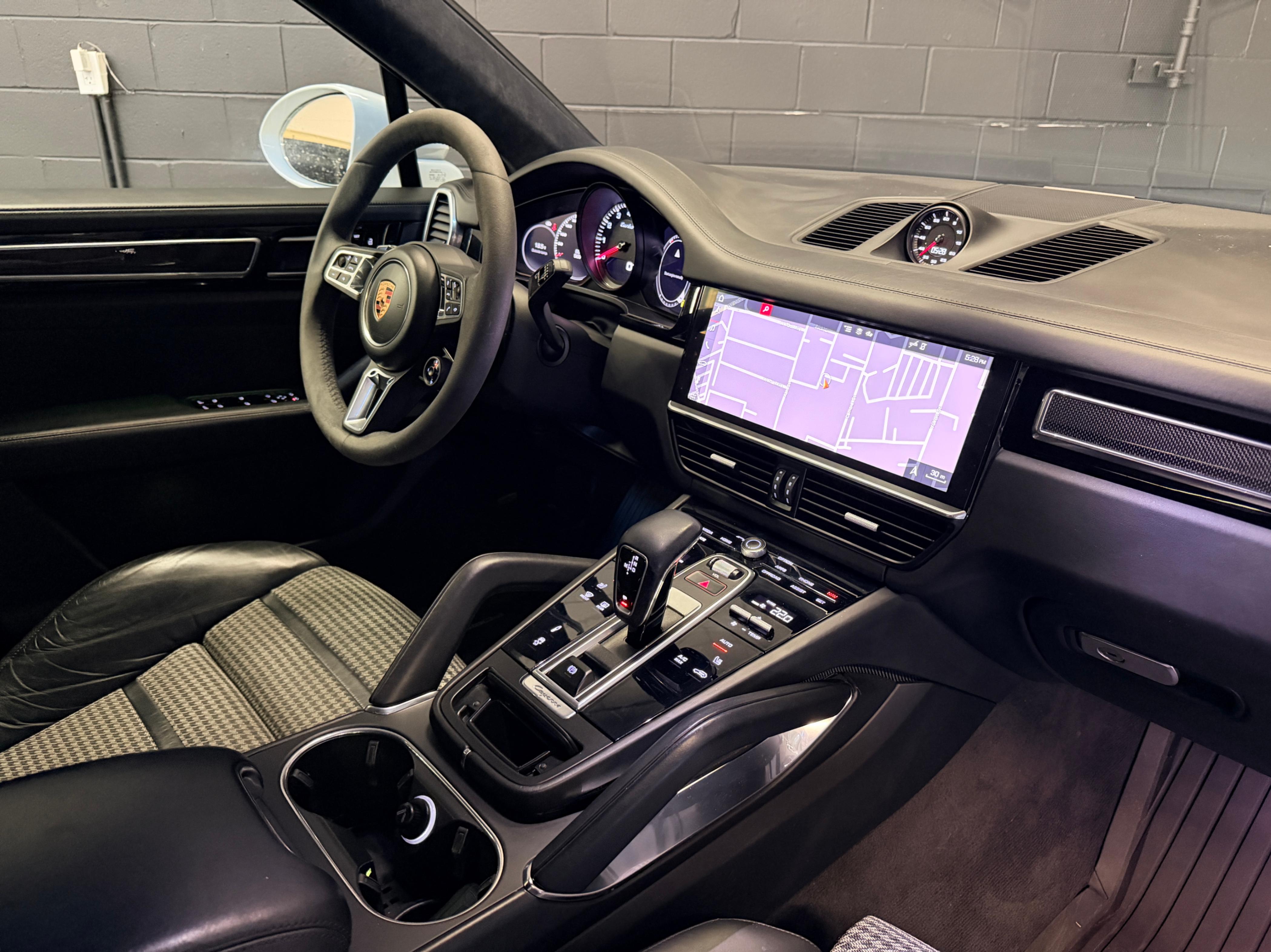 /hcwenterprisecorporation/2020-Porsche-Cayenne-8316060584173199.jpg