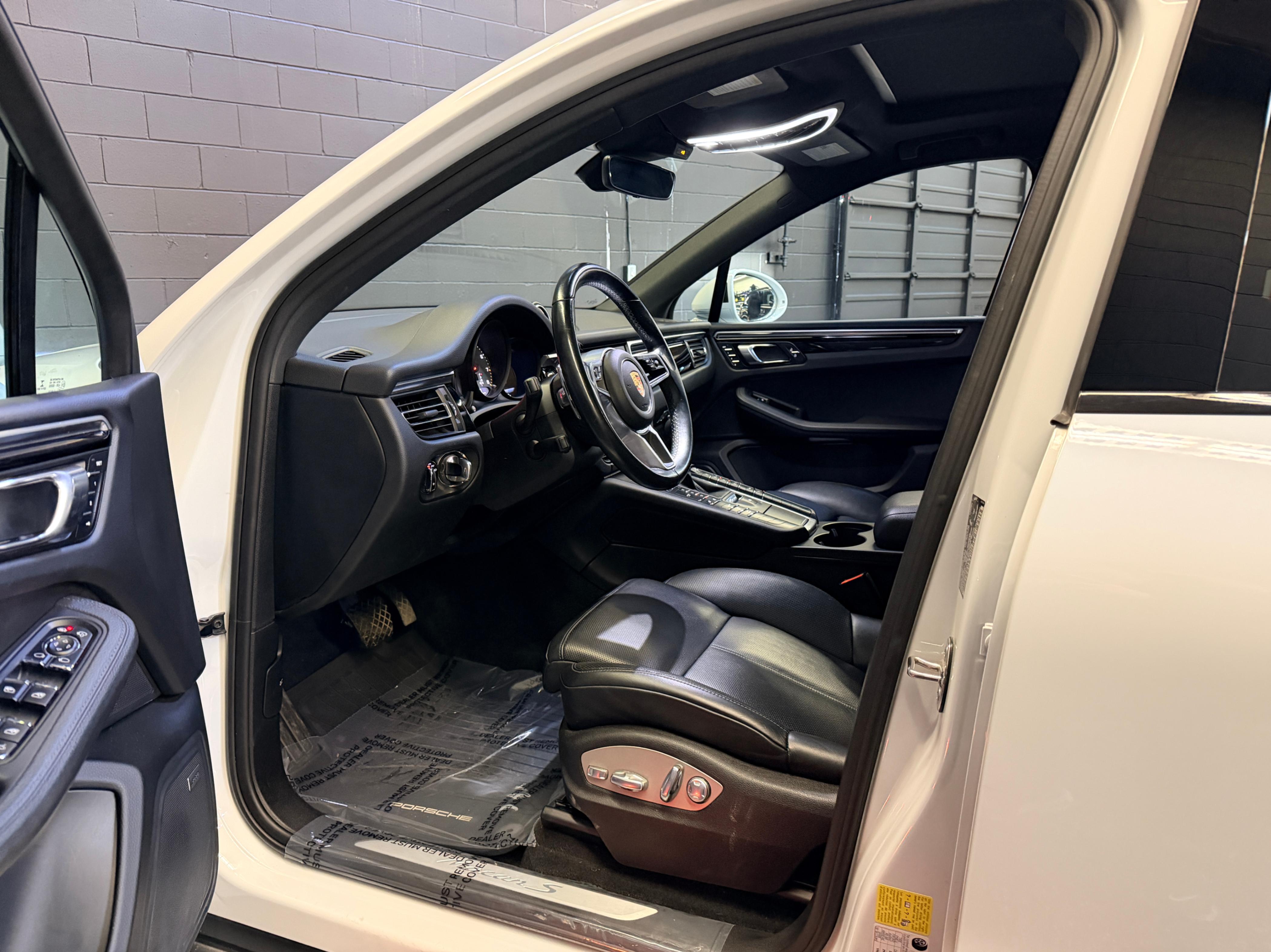 /hcwenterprisecorporation/2020-Porsche-Macan-1331161356232713.jpg