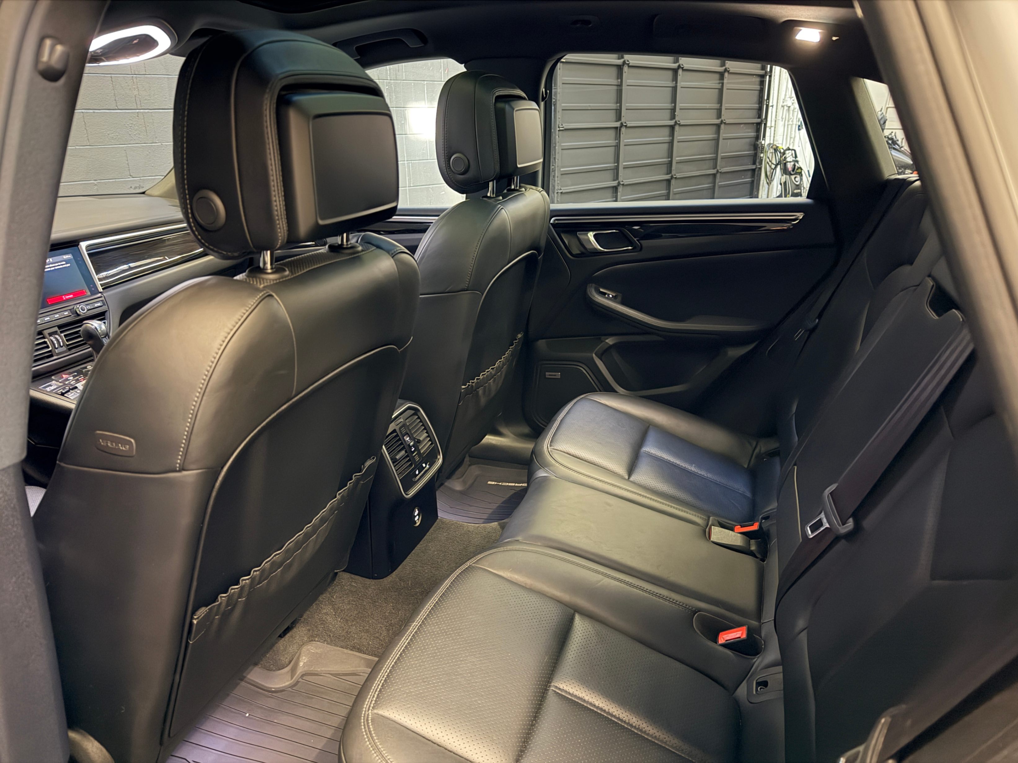 /hcwenterprisecorporation/2020-Porsche-Macan-4578303705390889.jpg