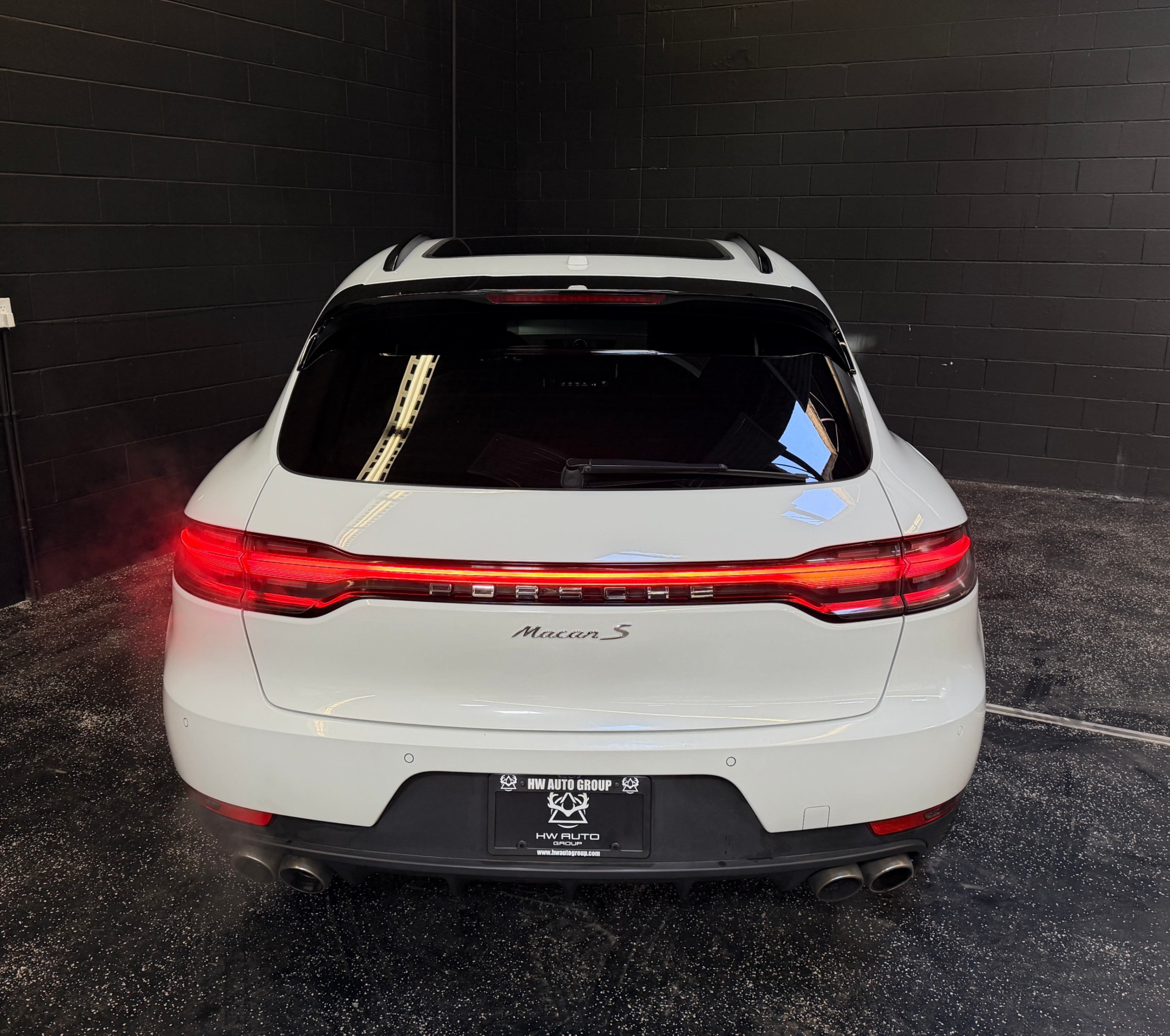 /hcwenterprisecorporation/2020-Porsche-Macan-4677081536456902.jpg