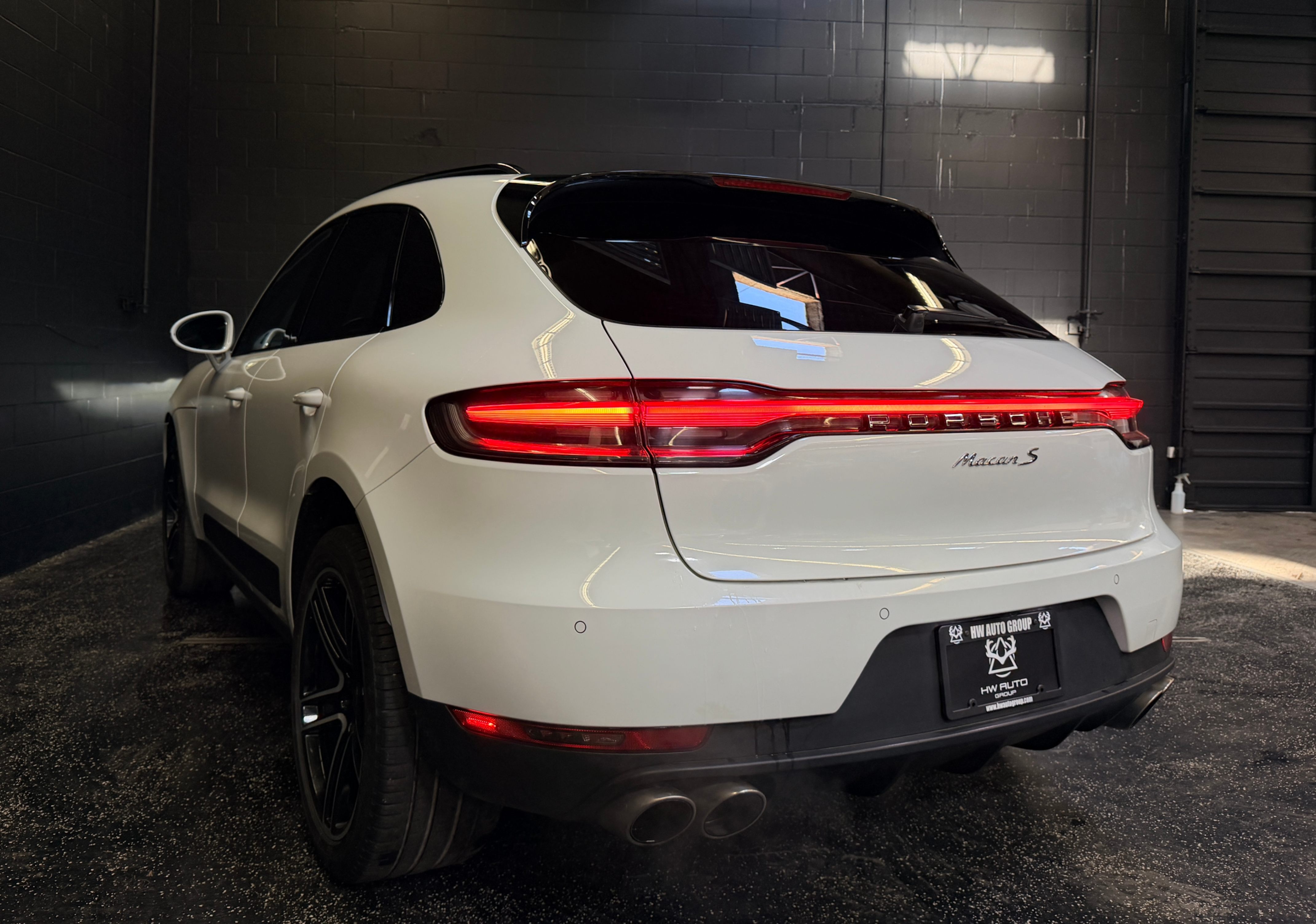 /hcwenterprisecorporation/2020-Porsche-Macan-678664206293824.jpg