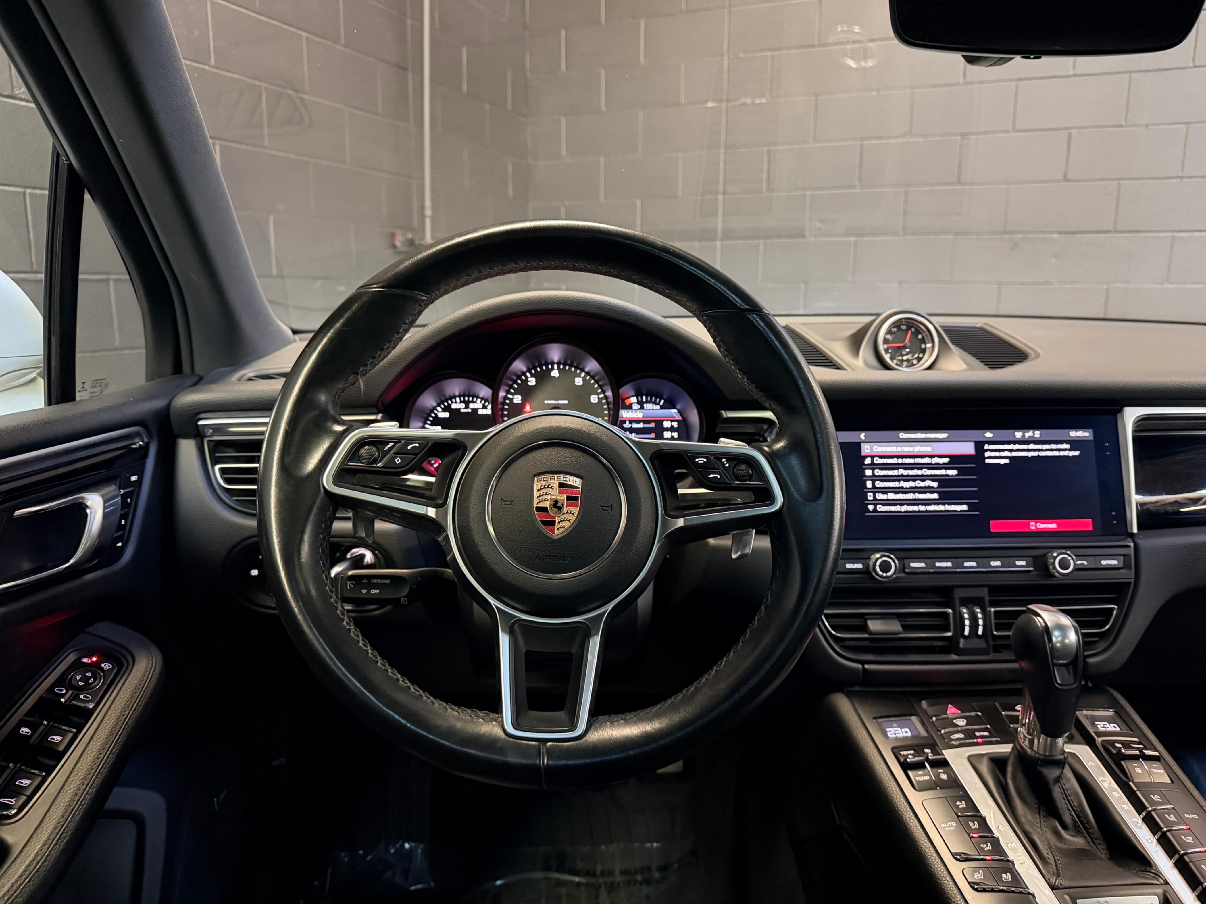 /hcwenterprisecorporation/2020-Porsche-Macan-6885235842968542.jpg