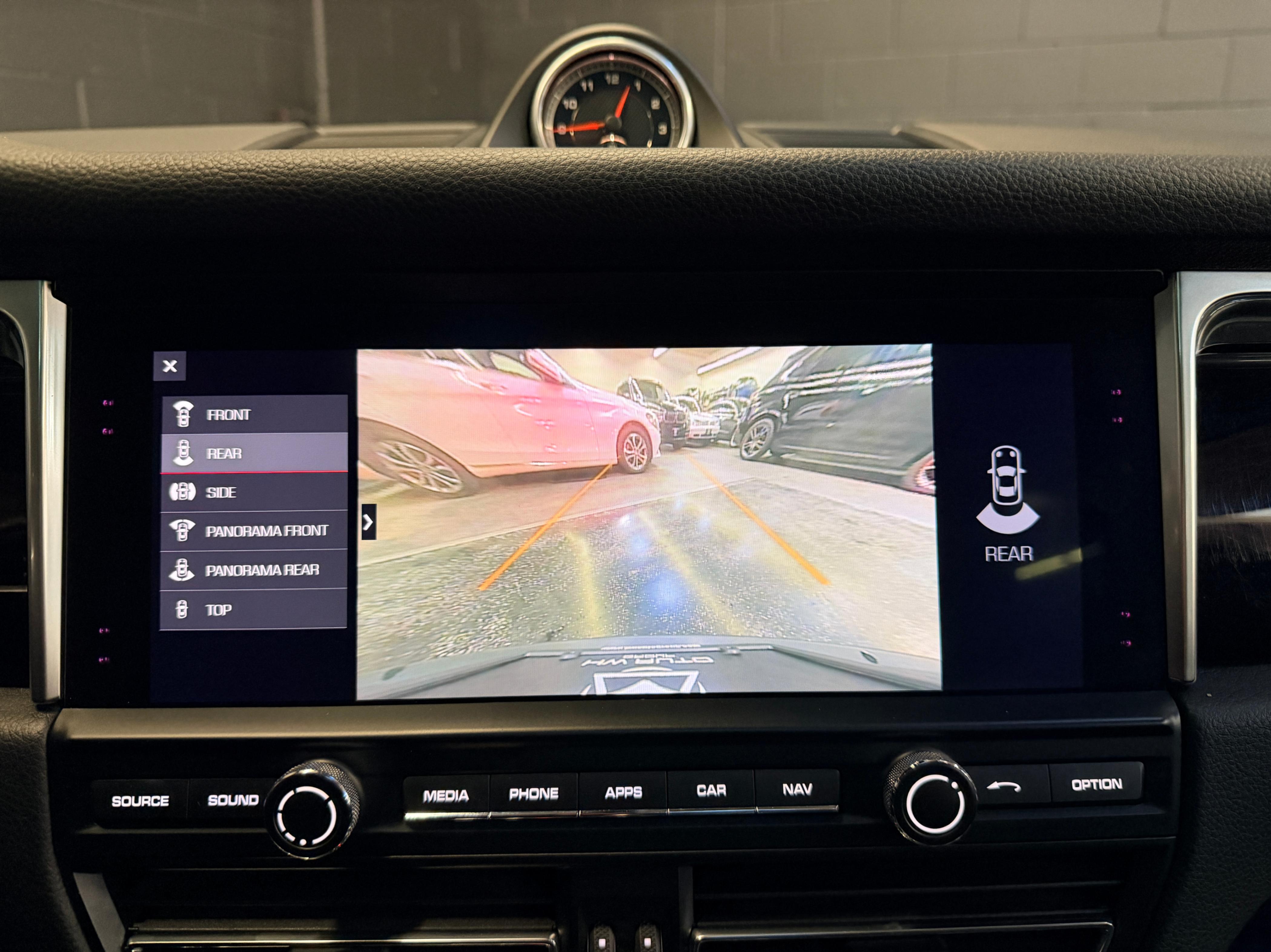 /hcwenterprisecorporation/2020-Porsche-Macan-7187057517409399.jpg