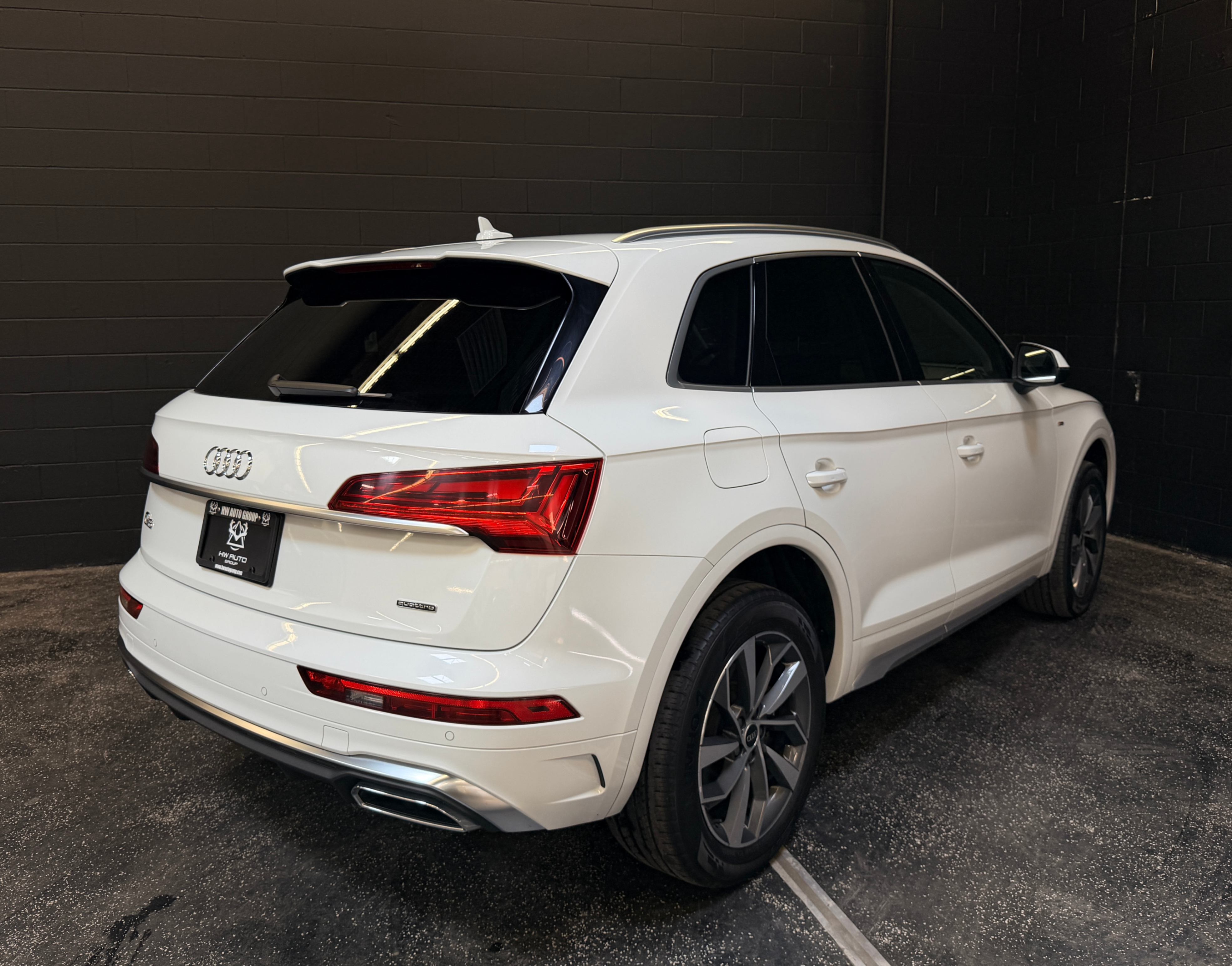 /hcwenterprisecorporation/2023-Audi-Q5-26897271702081516.jpg