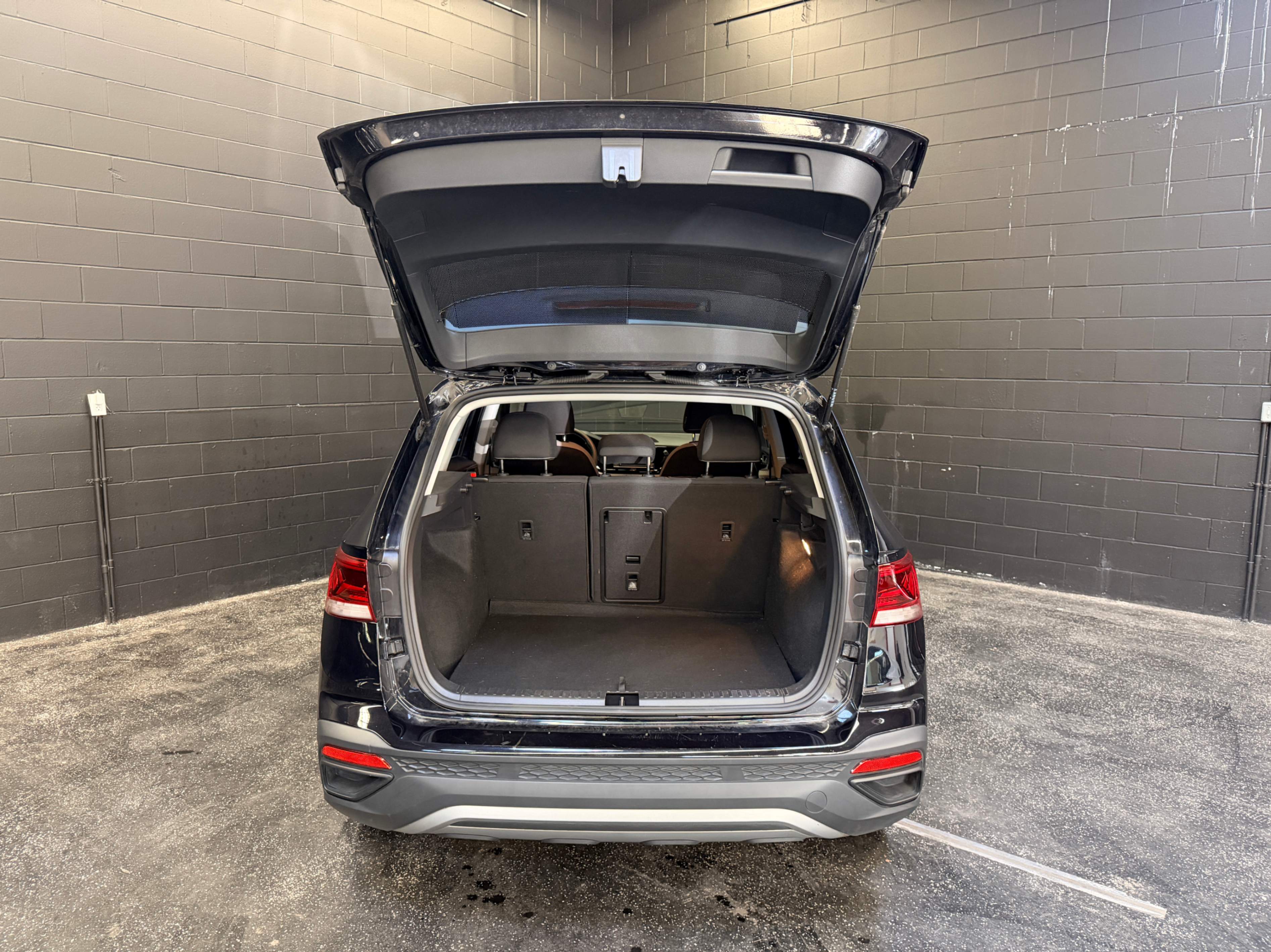 /hcwenterprisecorporation/2023-Volkswagen-Taos-27361762510560594.jpg
