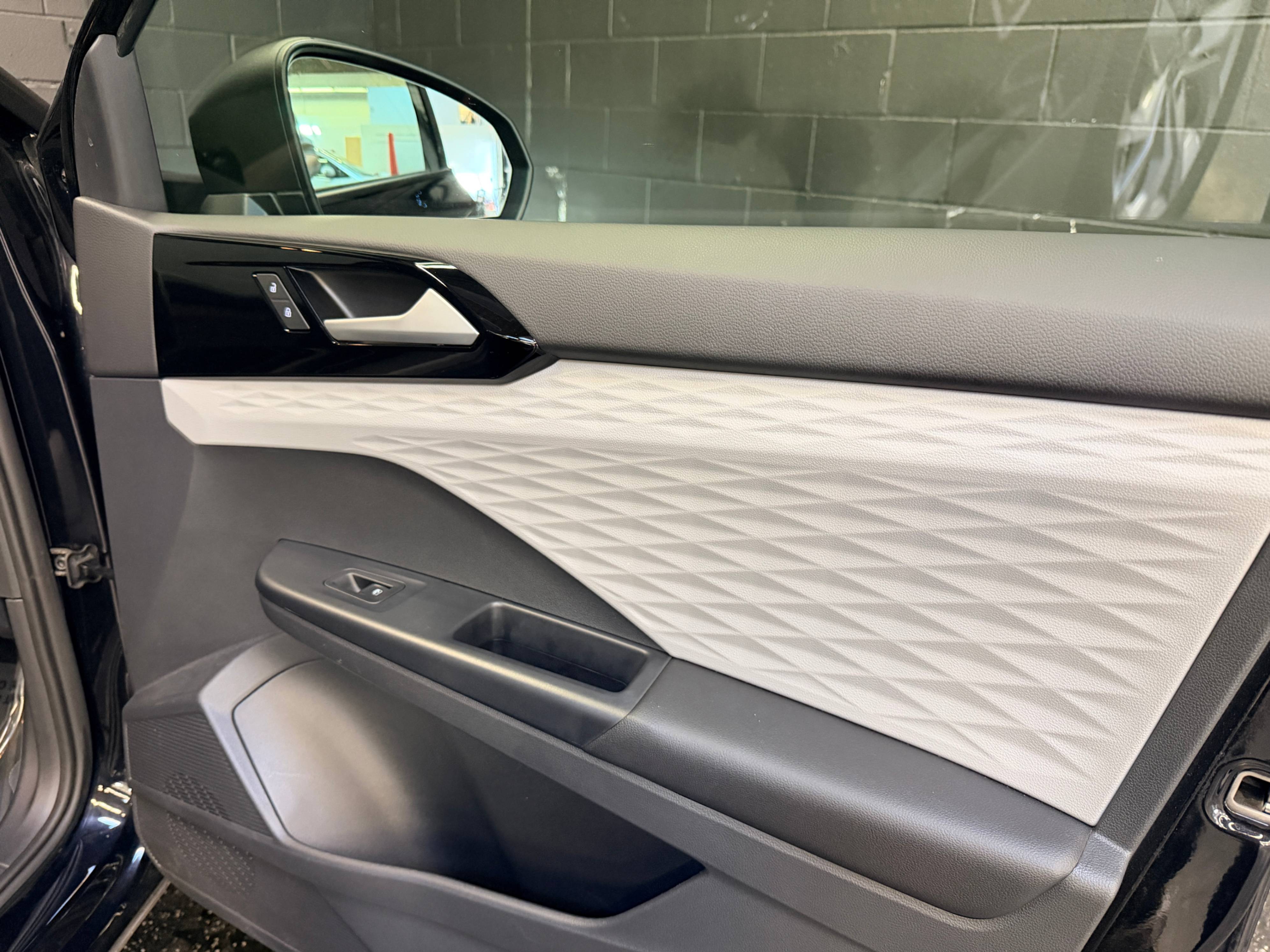 /hcwenterprisecorporation/2023-Volkswagen-Taos-6983661080205295.jpg