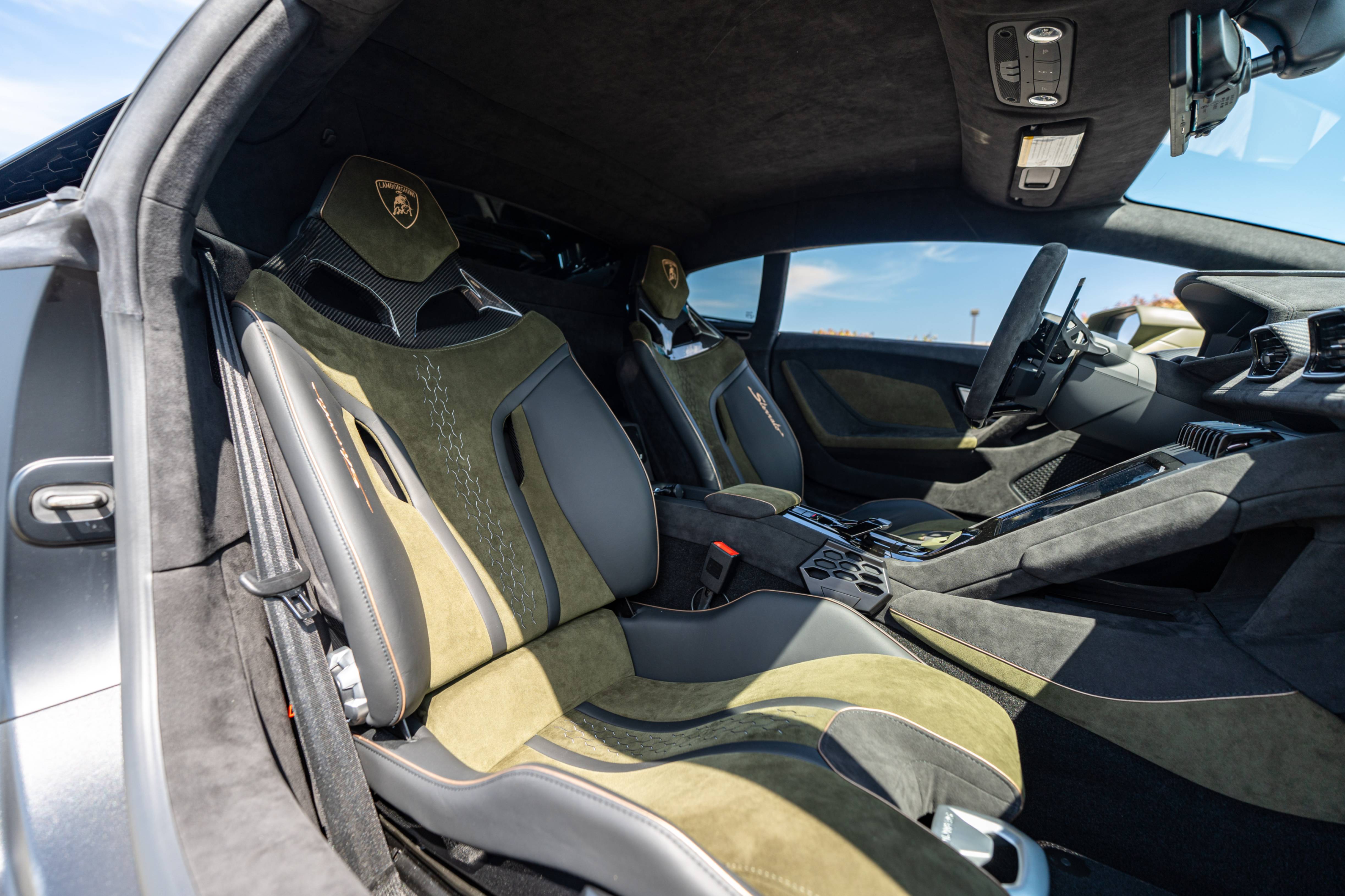 /hcwenterprisecorporation/2024-Lamborghini-Huracan-045759321611831494.jpg