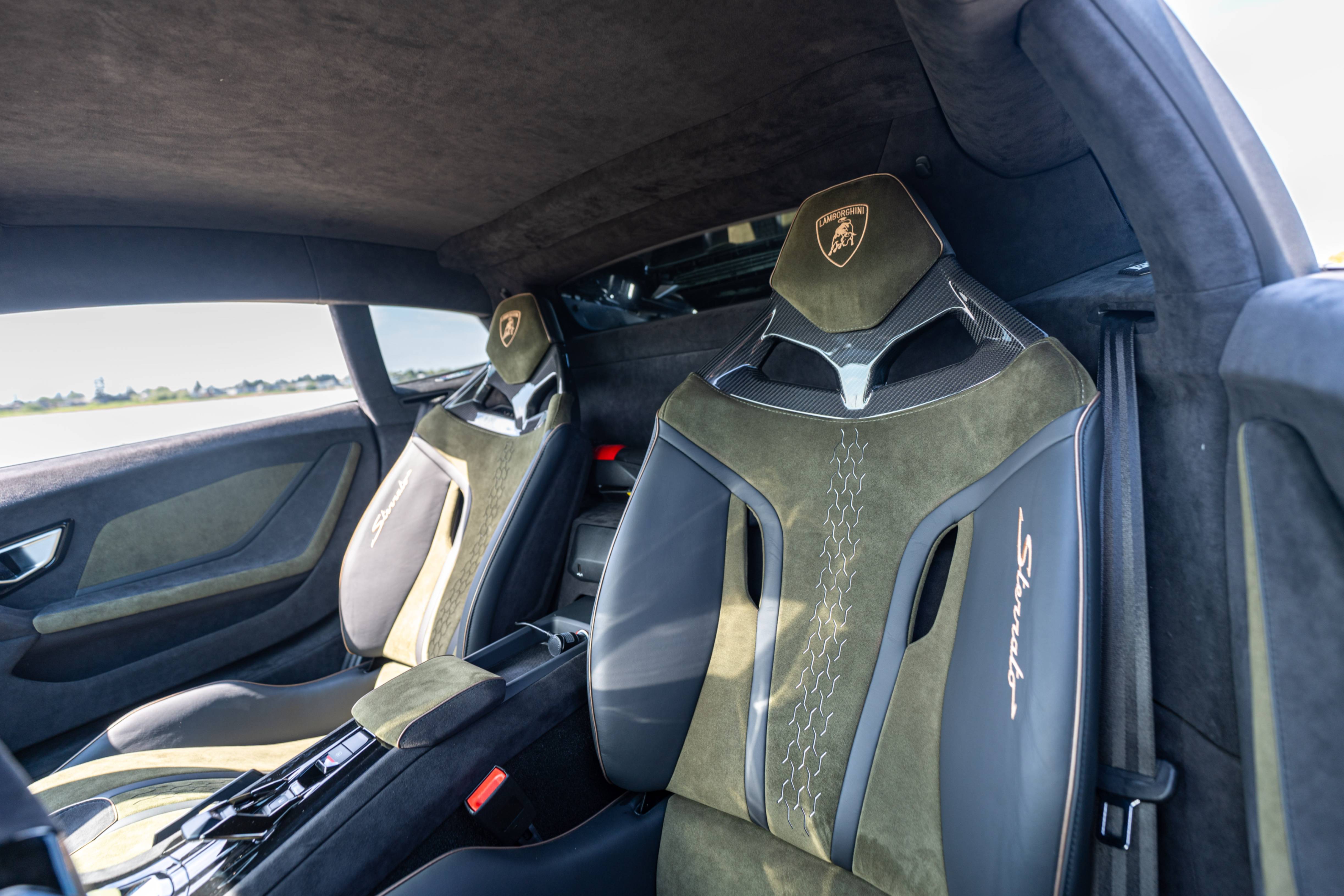 /hcwenterprisecorporation/2024-Lamborghini-Huracan-1516710279853033.jpg