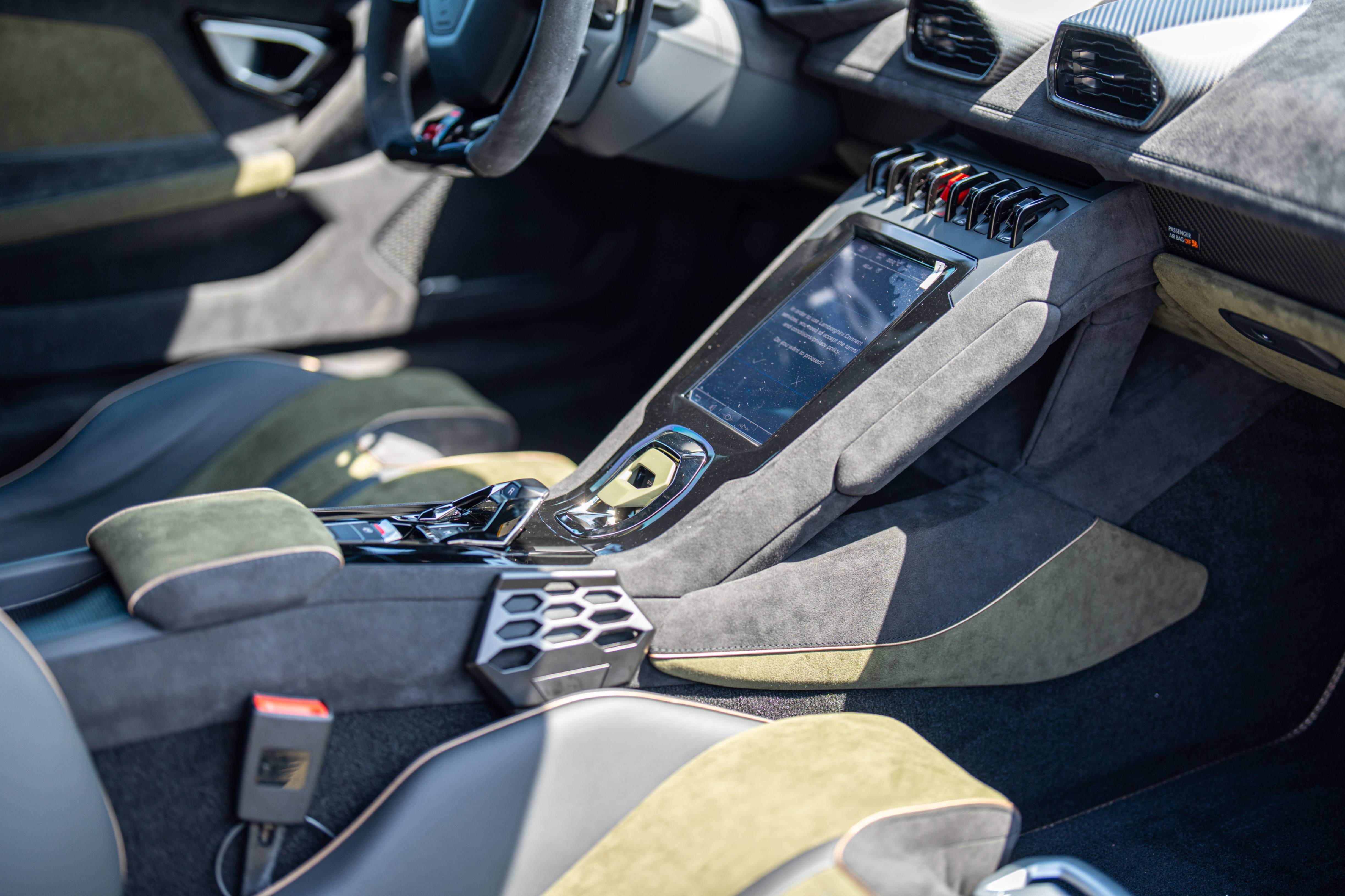 /hcwenterprisecorporation/2024-Lamborghini-Huracan-29954181351348974.jpg