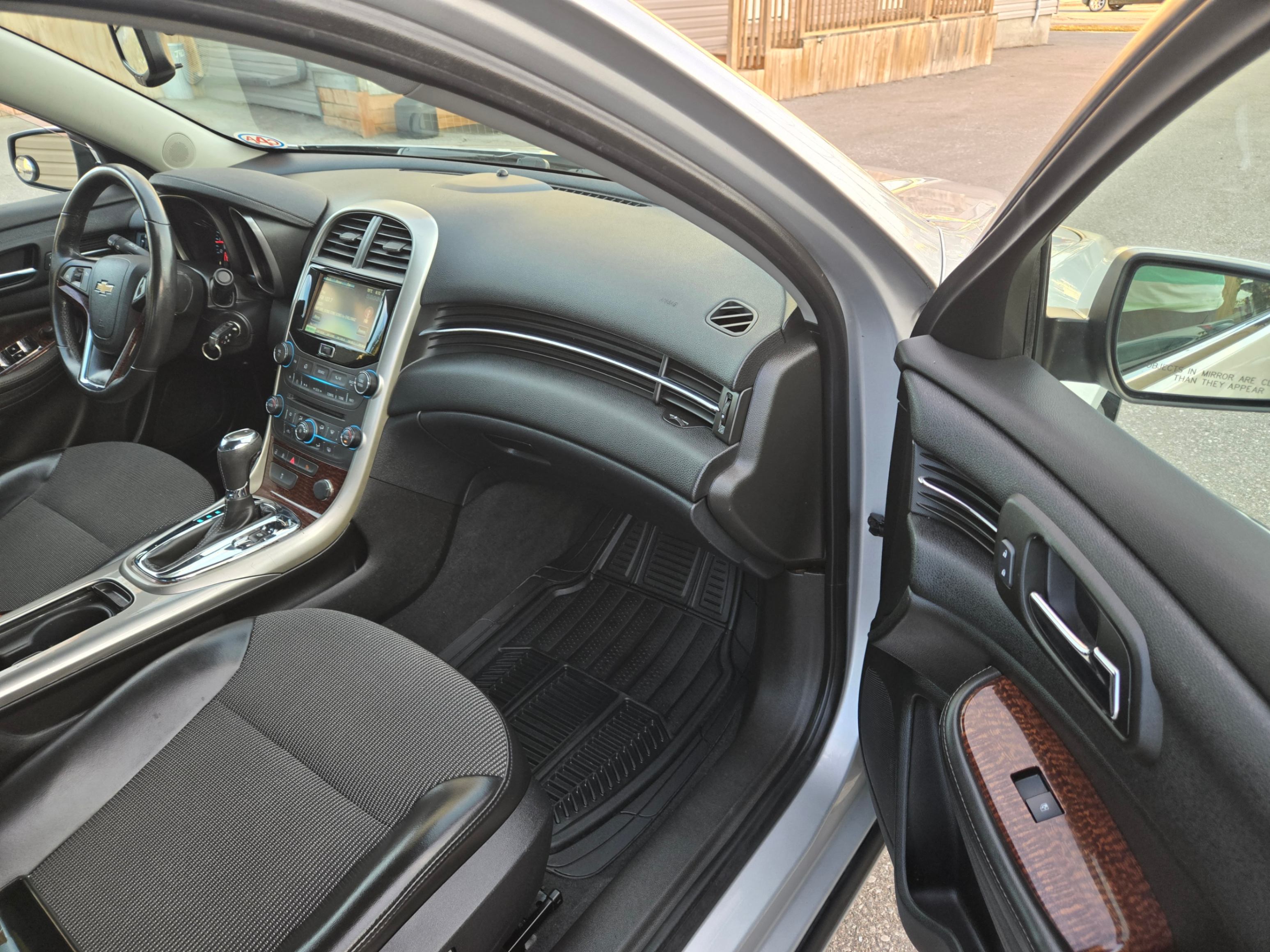 /hunsbroauto/2013-Chevrolet-Malibu-8123511274707322.jpg