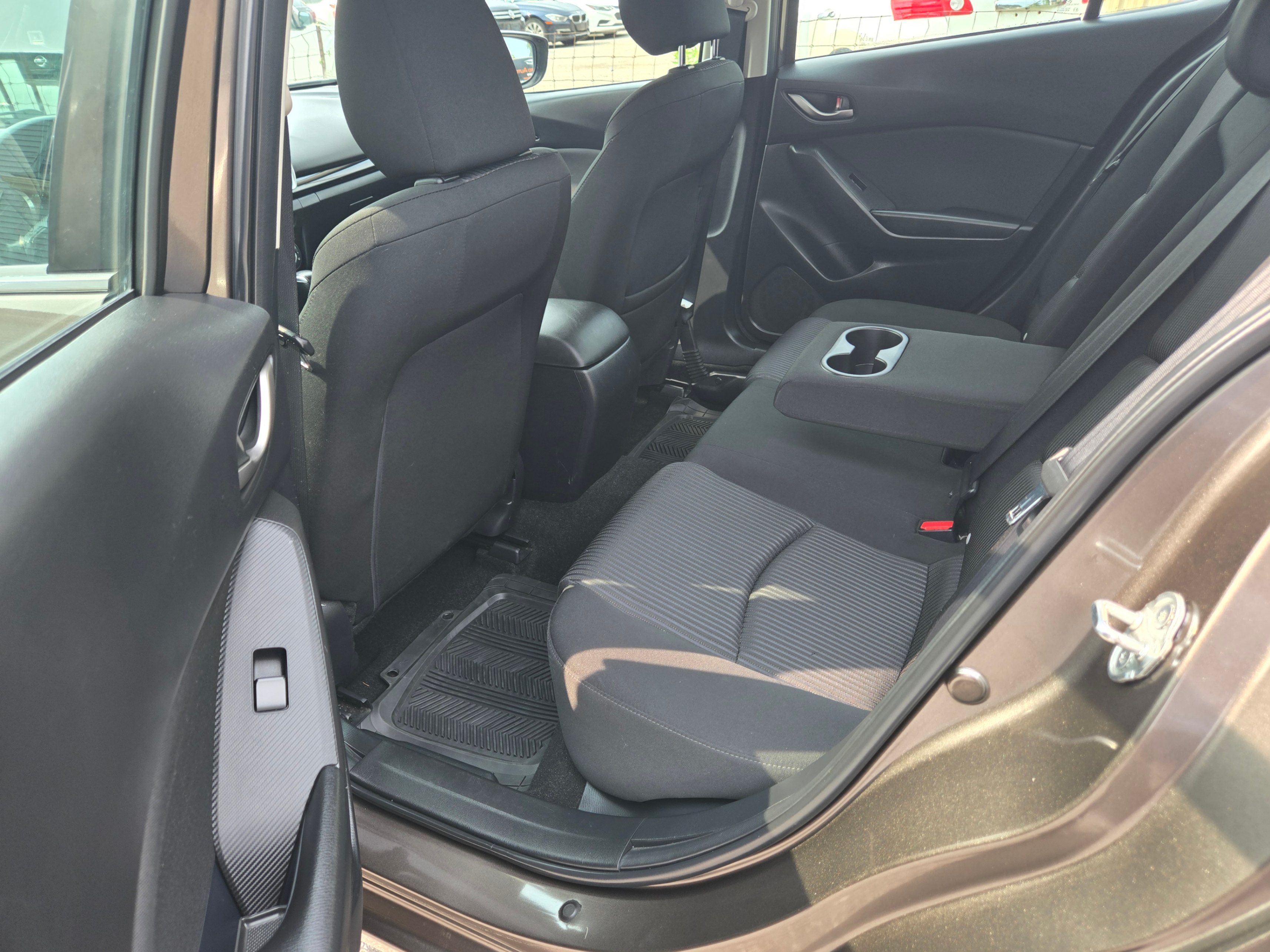 /hunsbroauto/2015-Mazda-Mazda3-07800621987843681.jpg