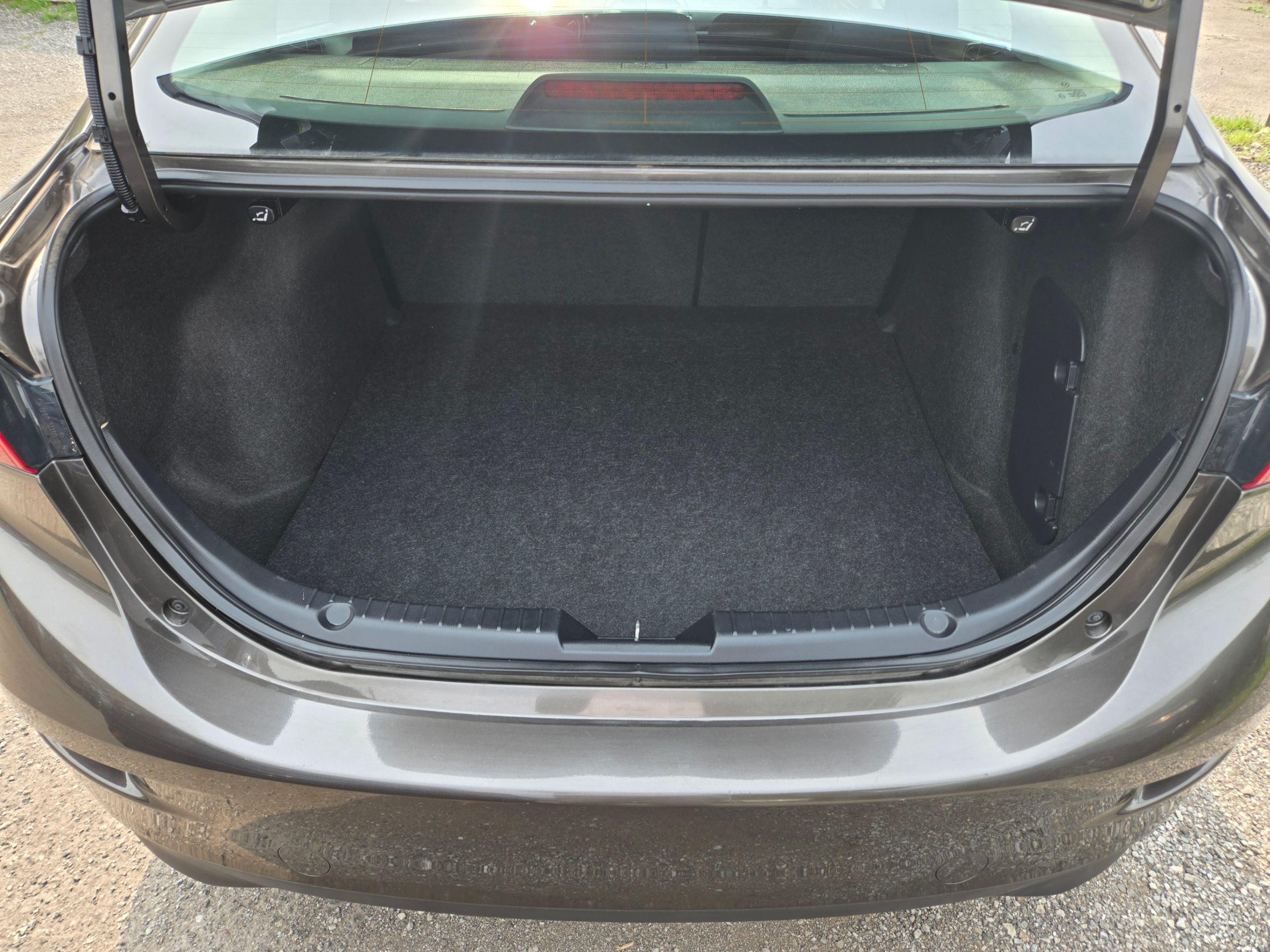 /hunsbroauto/2015-Mazda-Mazda3-11778182537811333.jpg