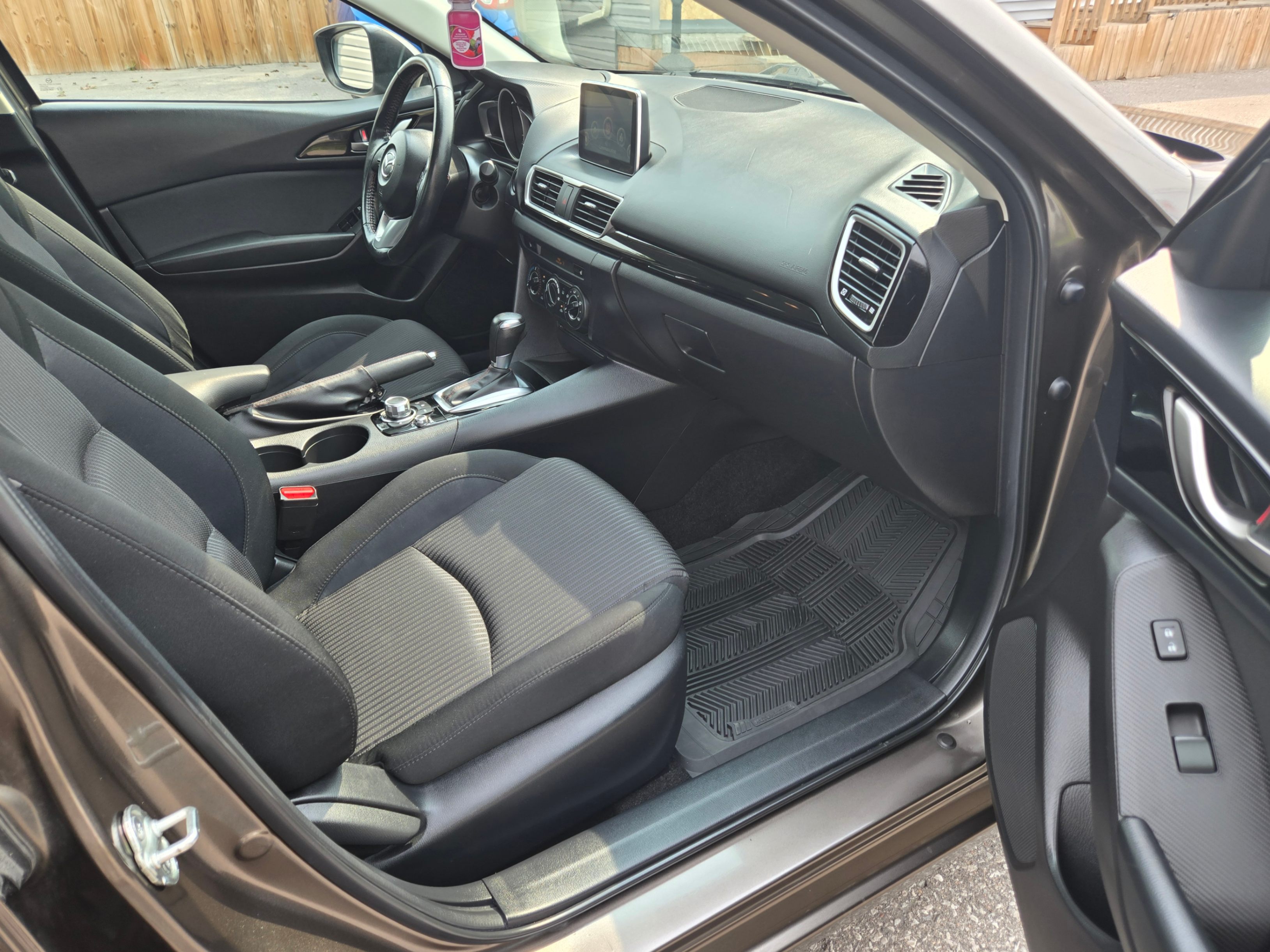 /hunsbroauto/2015-Mazda-Mazda3-13194109312364177.jpg
