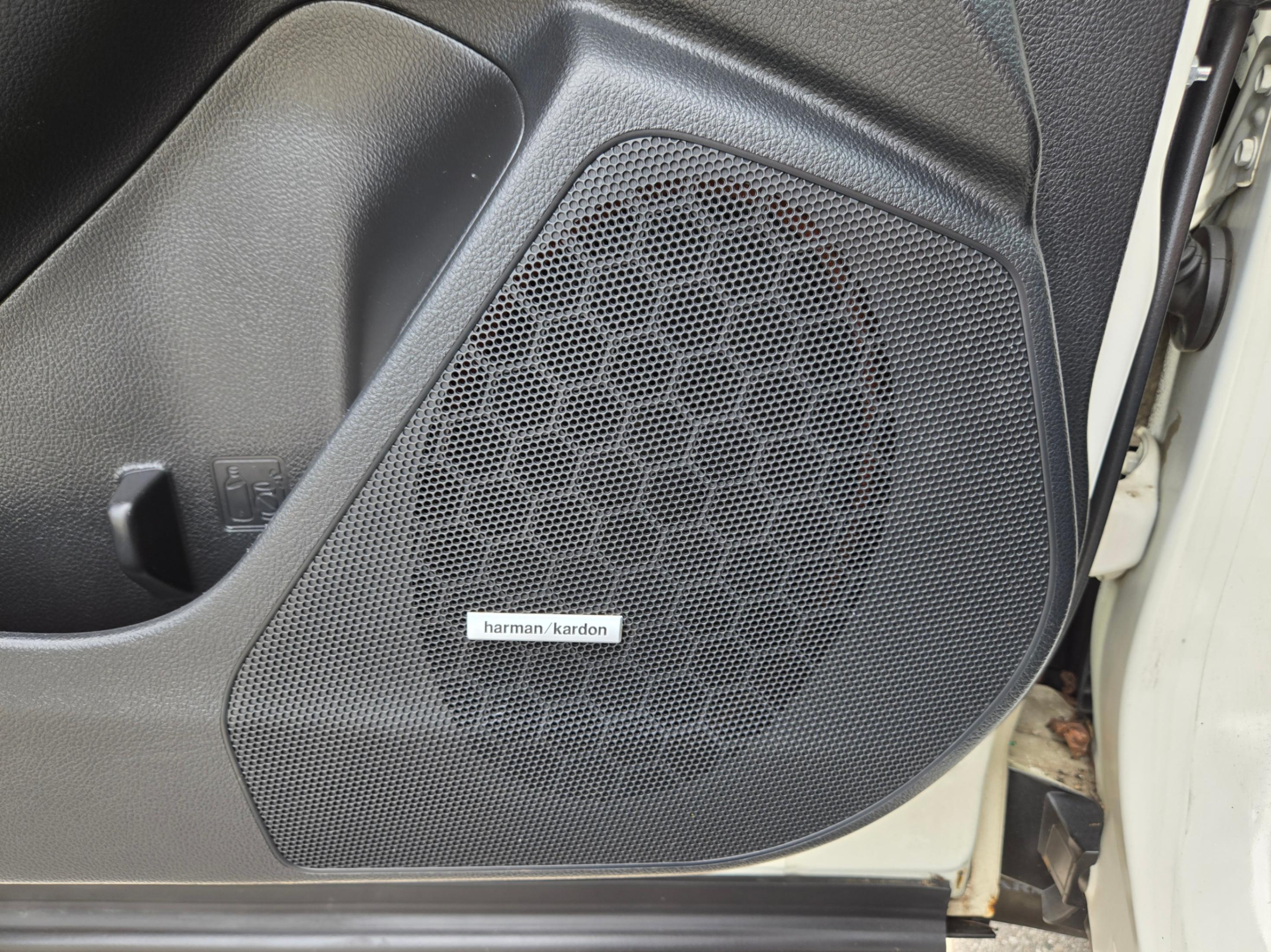 /hunsbroauto/2015-Subaru-Forester-18027290337819957.jpg