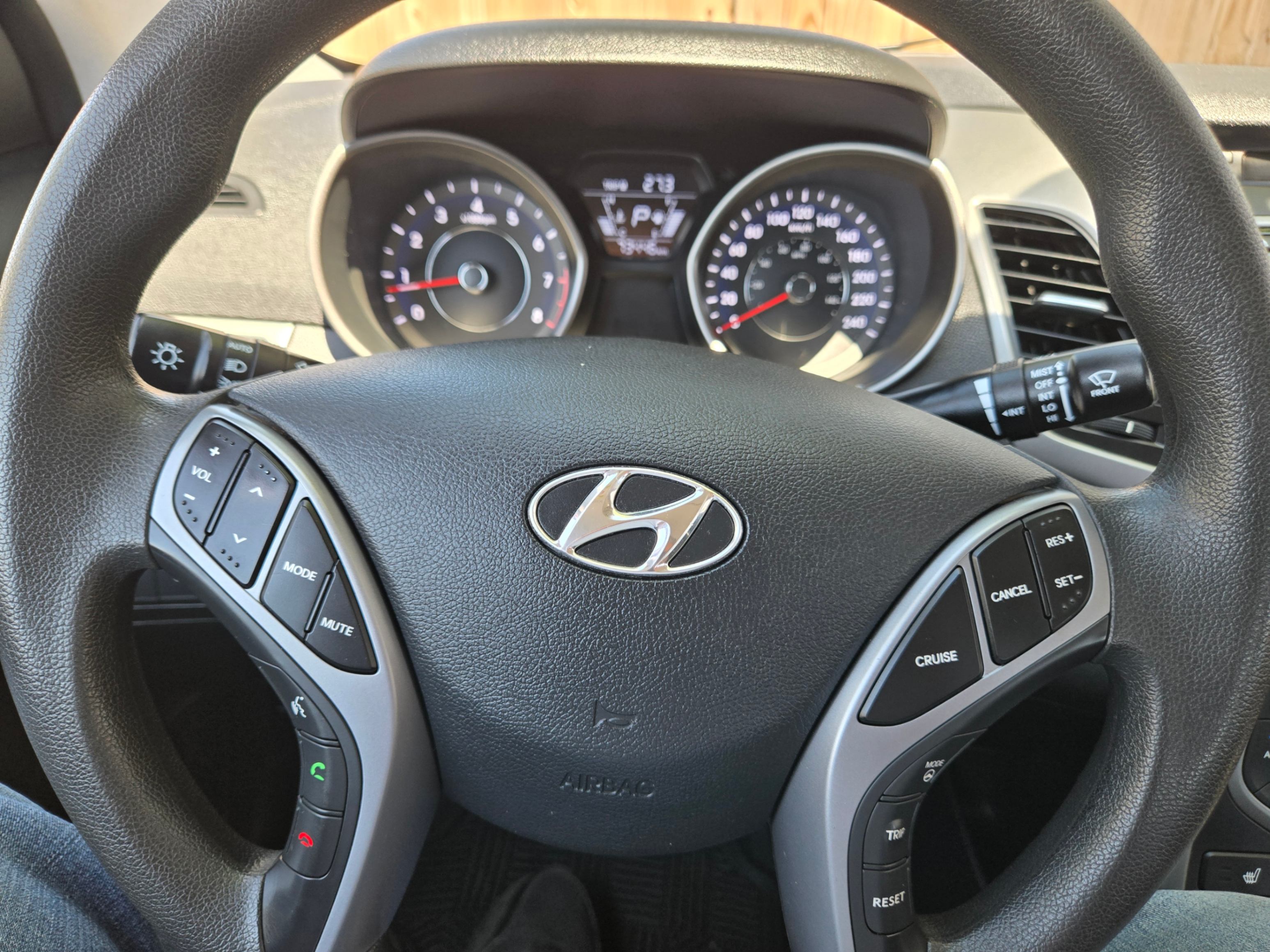 /hunsbroauto/2016-Hyundai-Elantra-08817409553676248.jpg