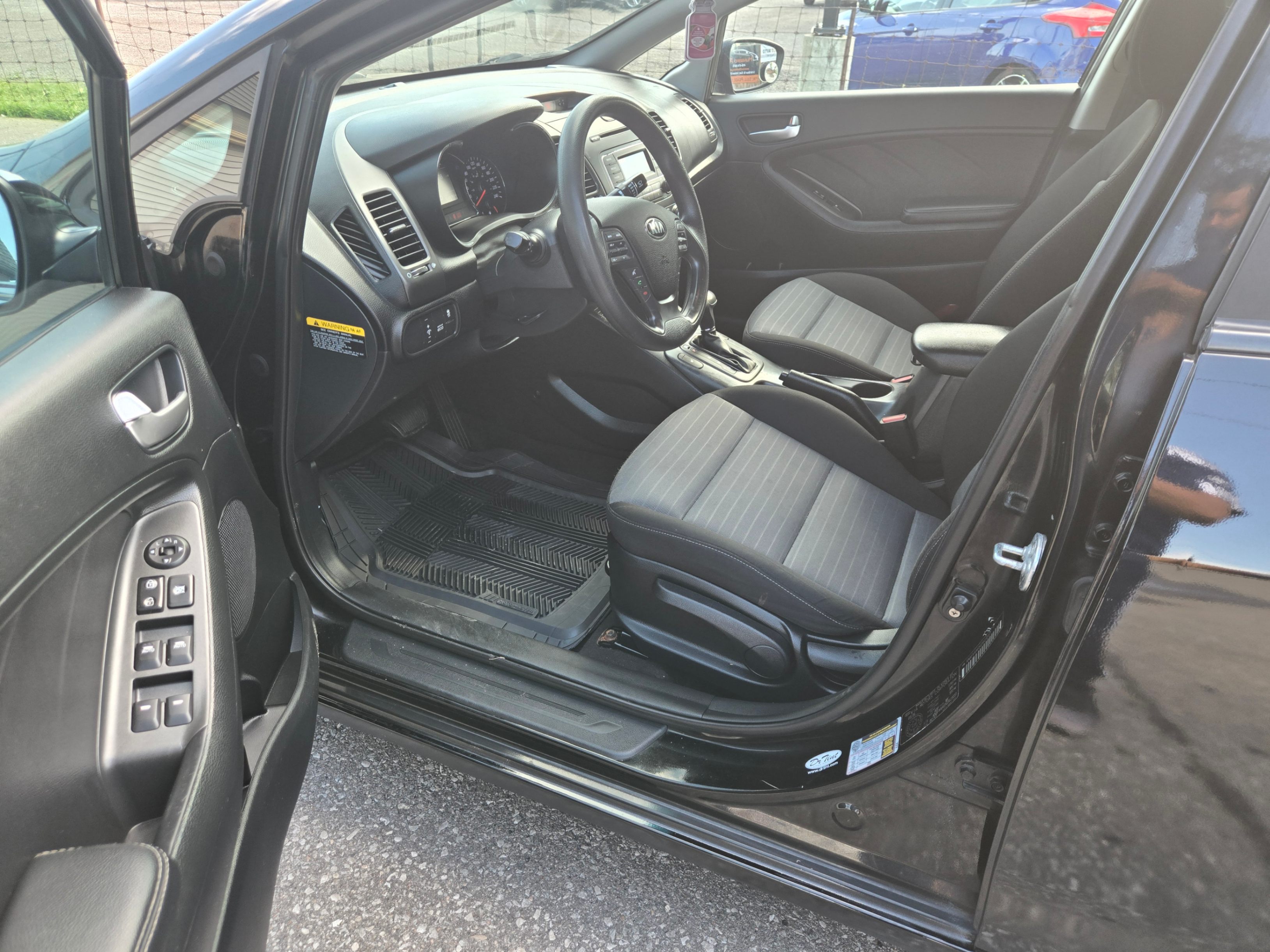 /hunsbroauto/2016-Kia-Forte-02849285424450554.jpg