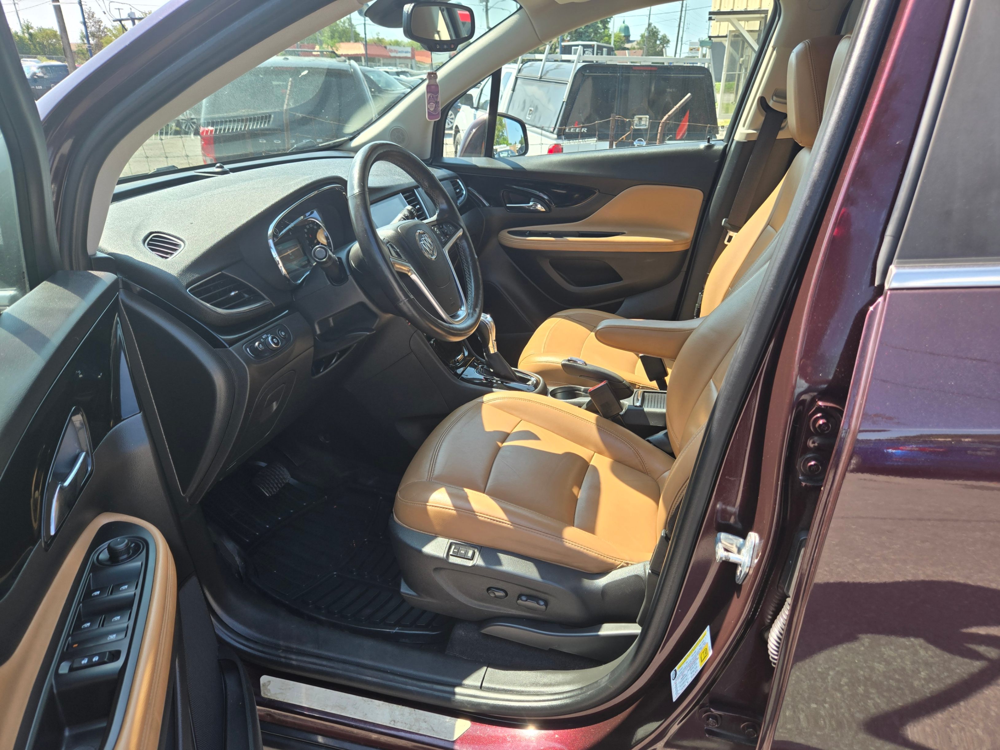 /hunsbroauto/2017-Buick-Encore-15393101955958088.jpg