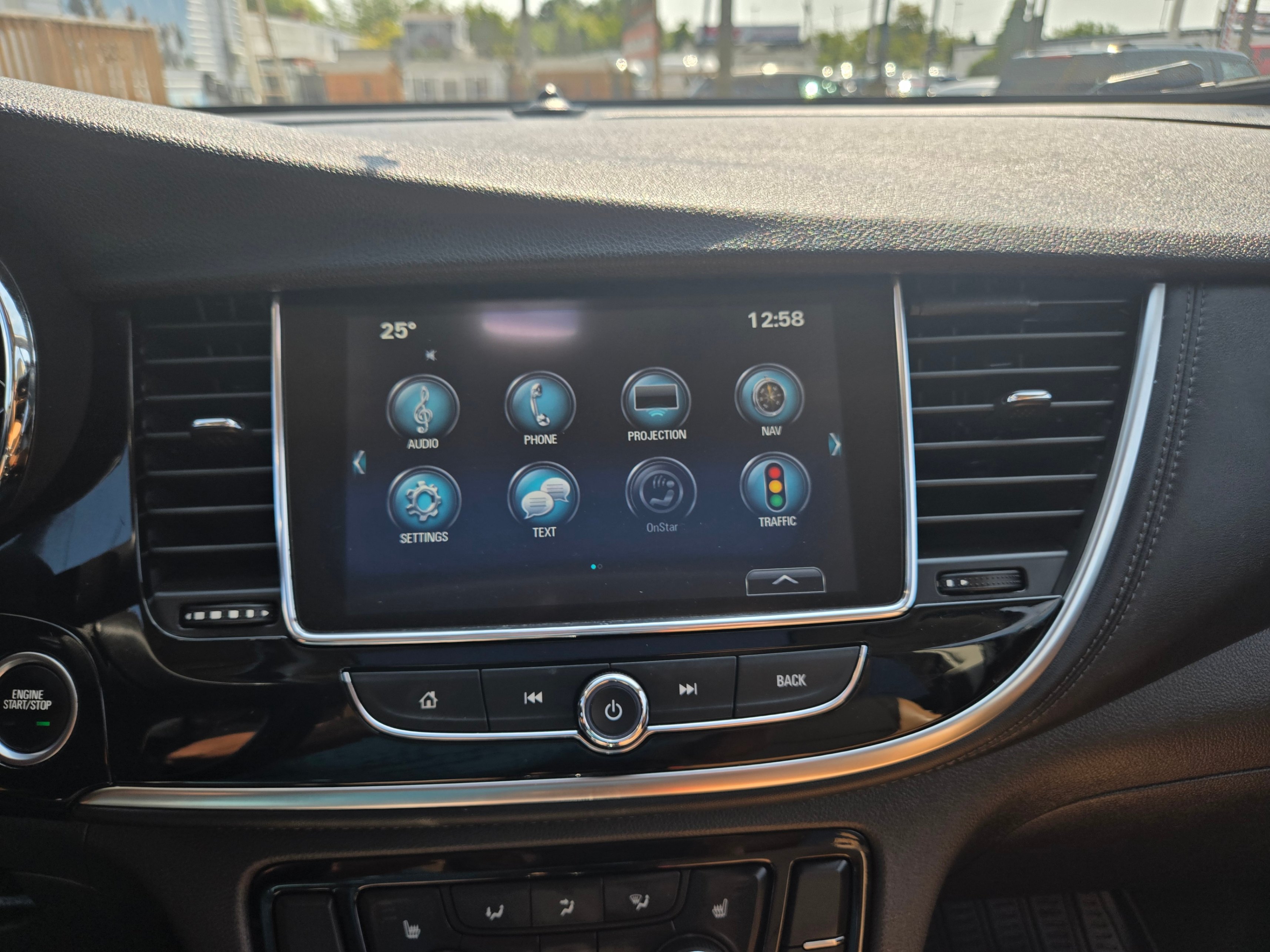 /hunsbroauto/2017-Buick-Encore-2926449682478971.jpg