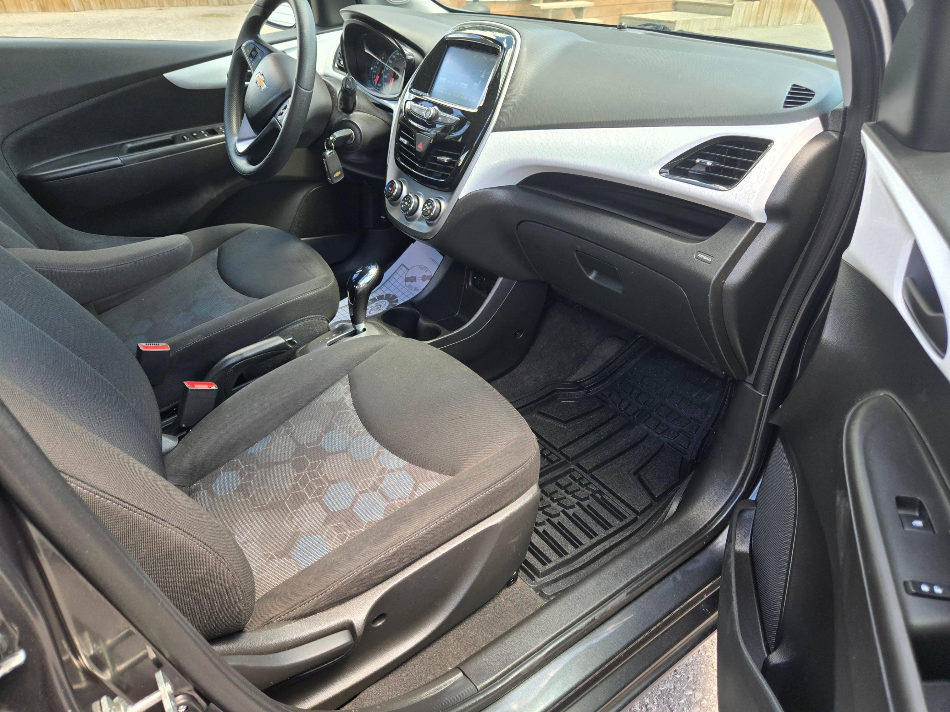 /hunsbroauto/2017-Chevrolet-Spark-5618627021821021.jpg