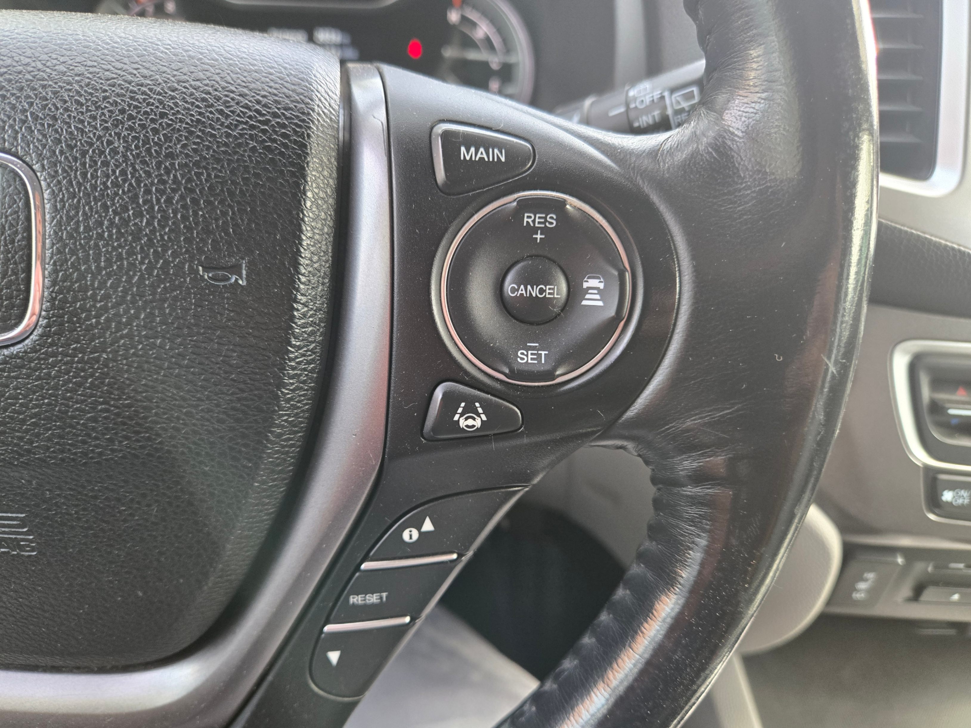 /hunsbroauto/2017-Honda-Pilot-014995859557400903.jpg