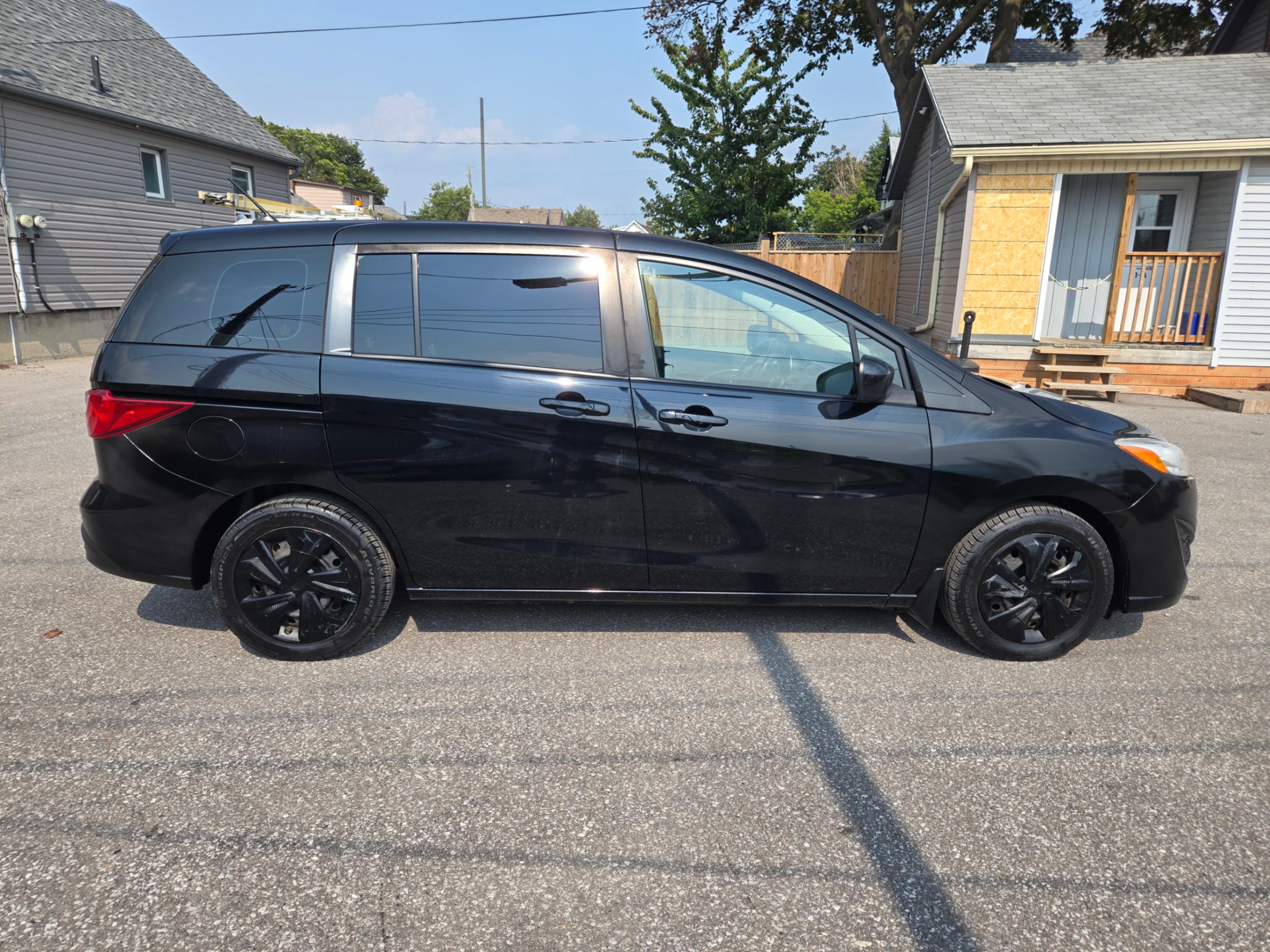 /hunsbroauto/2017-Mazda-Mazda5-29200915763333146.jpg