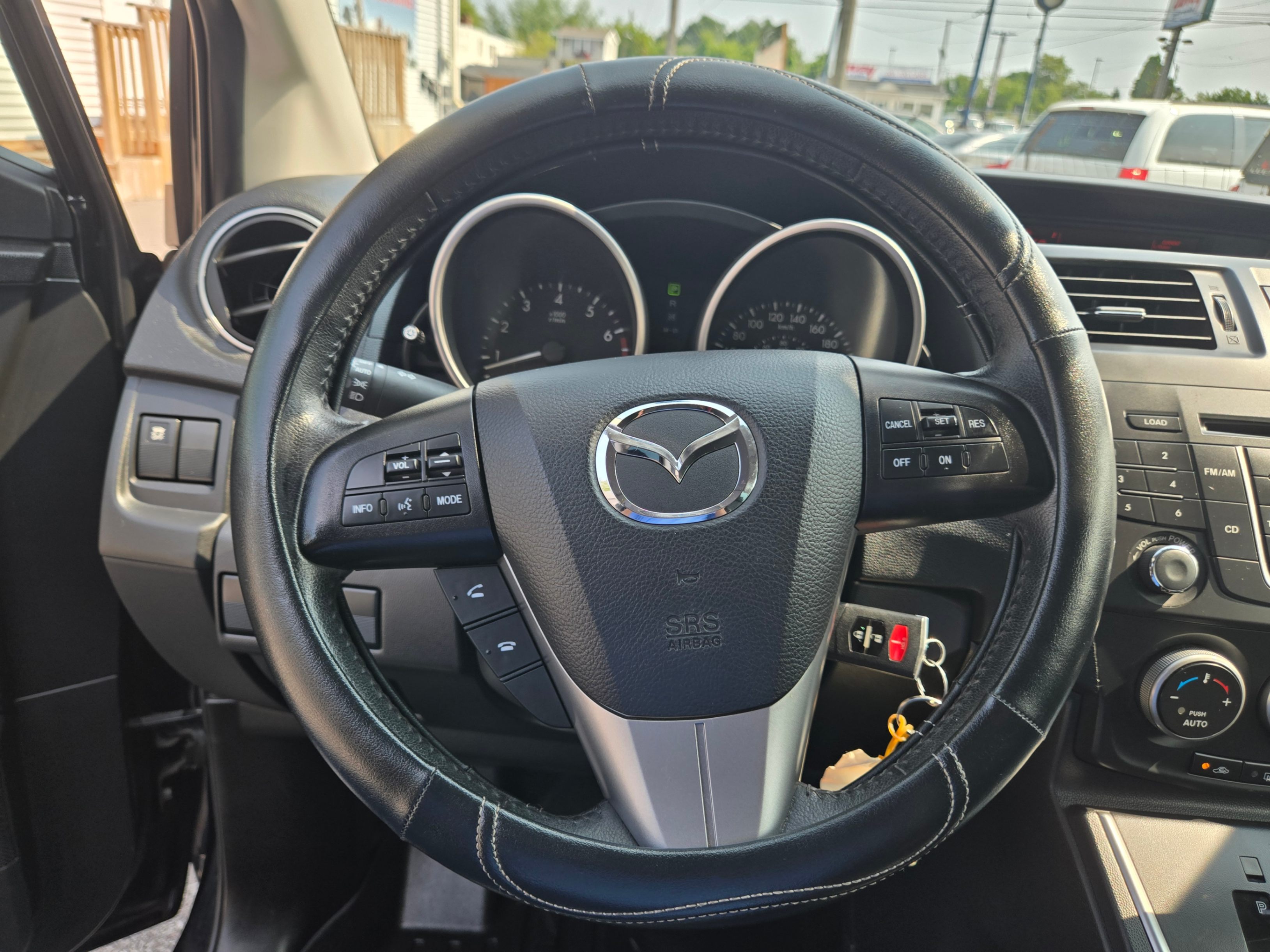 /hunsbroauto/2017-Mazda-Mazda5-48503970783602535.jpg