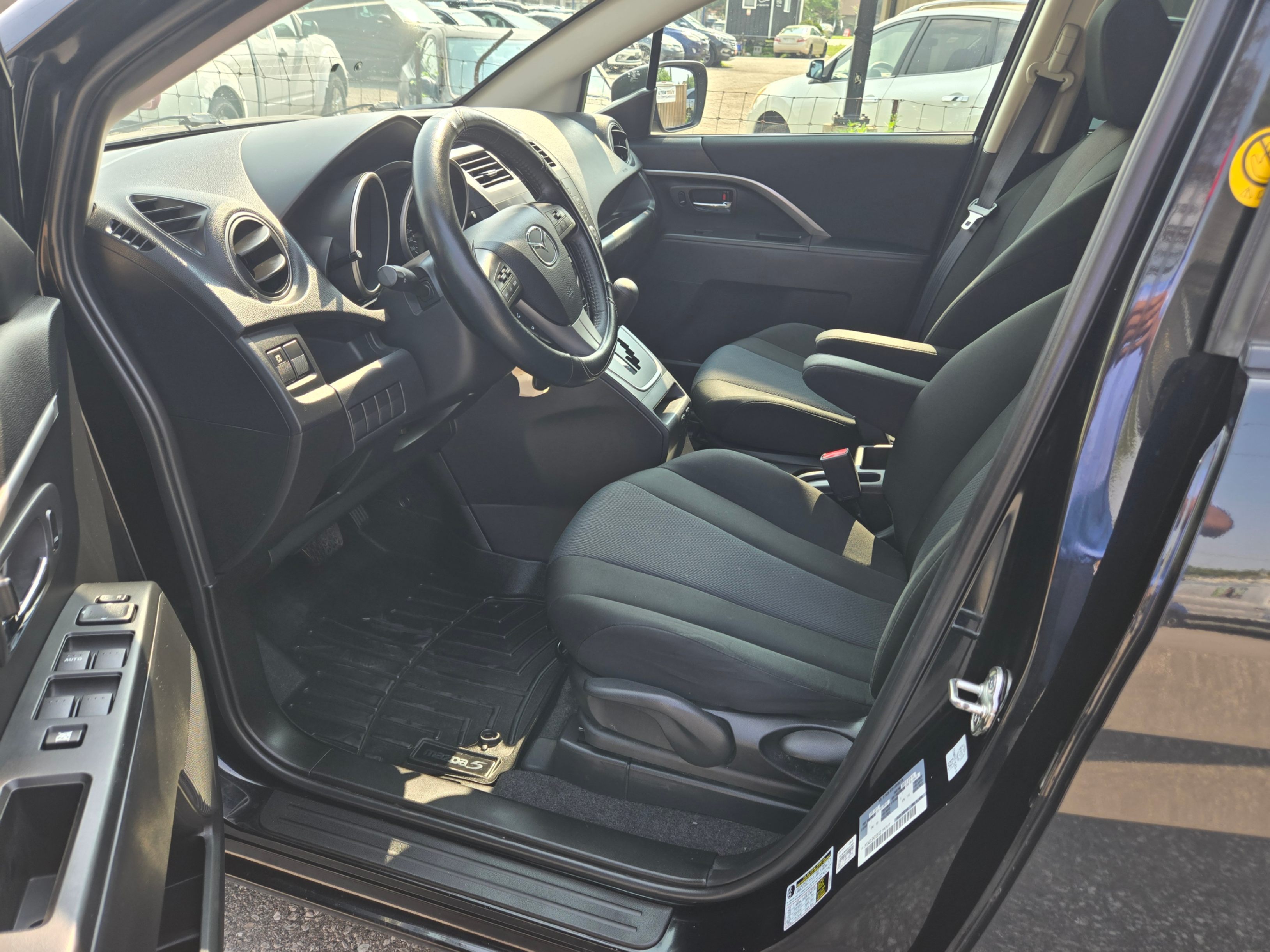 /hunsbroauto/2017-Mazda-Mazda5-5197726972415719.jpg