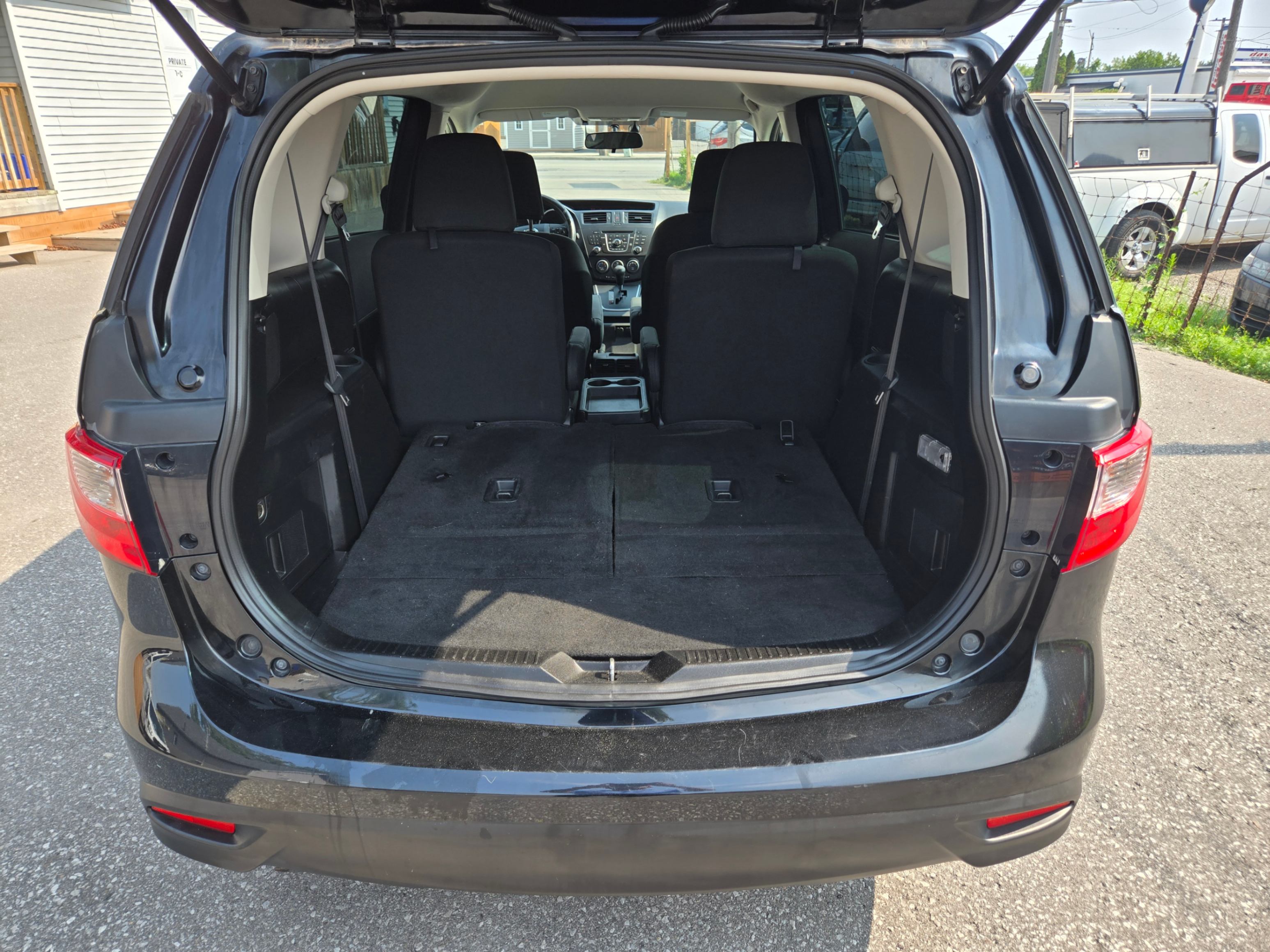 /hunsbroauto/2017-Mazda-Mazda5-9317367080666854.jpg