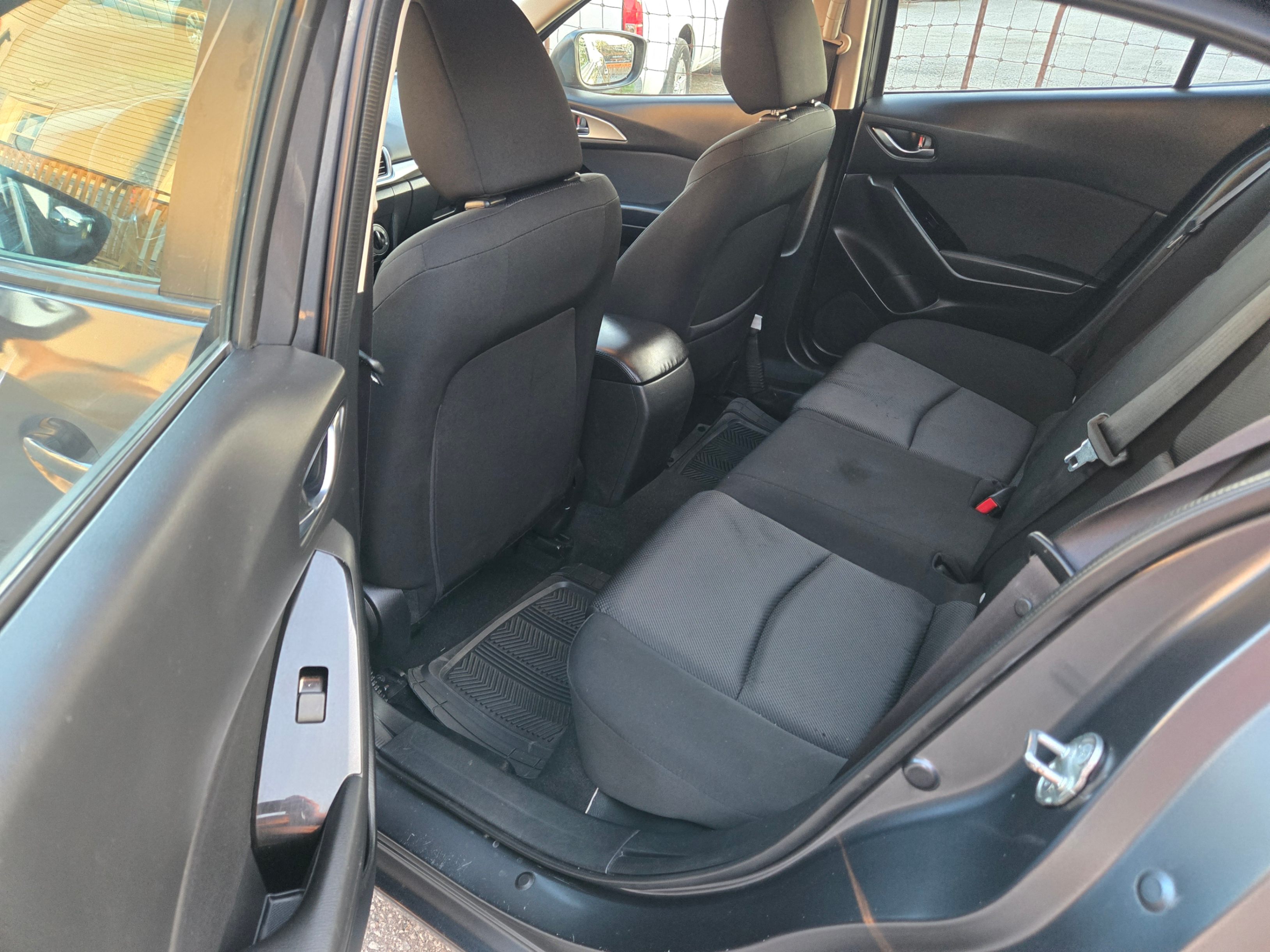/hunsbroauto/2018-Mazda-Mazda3Sport-10956912319934076.jpg