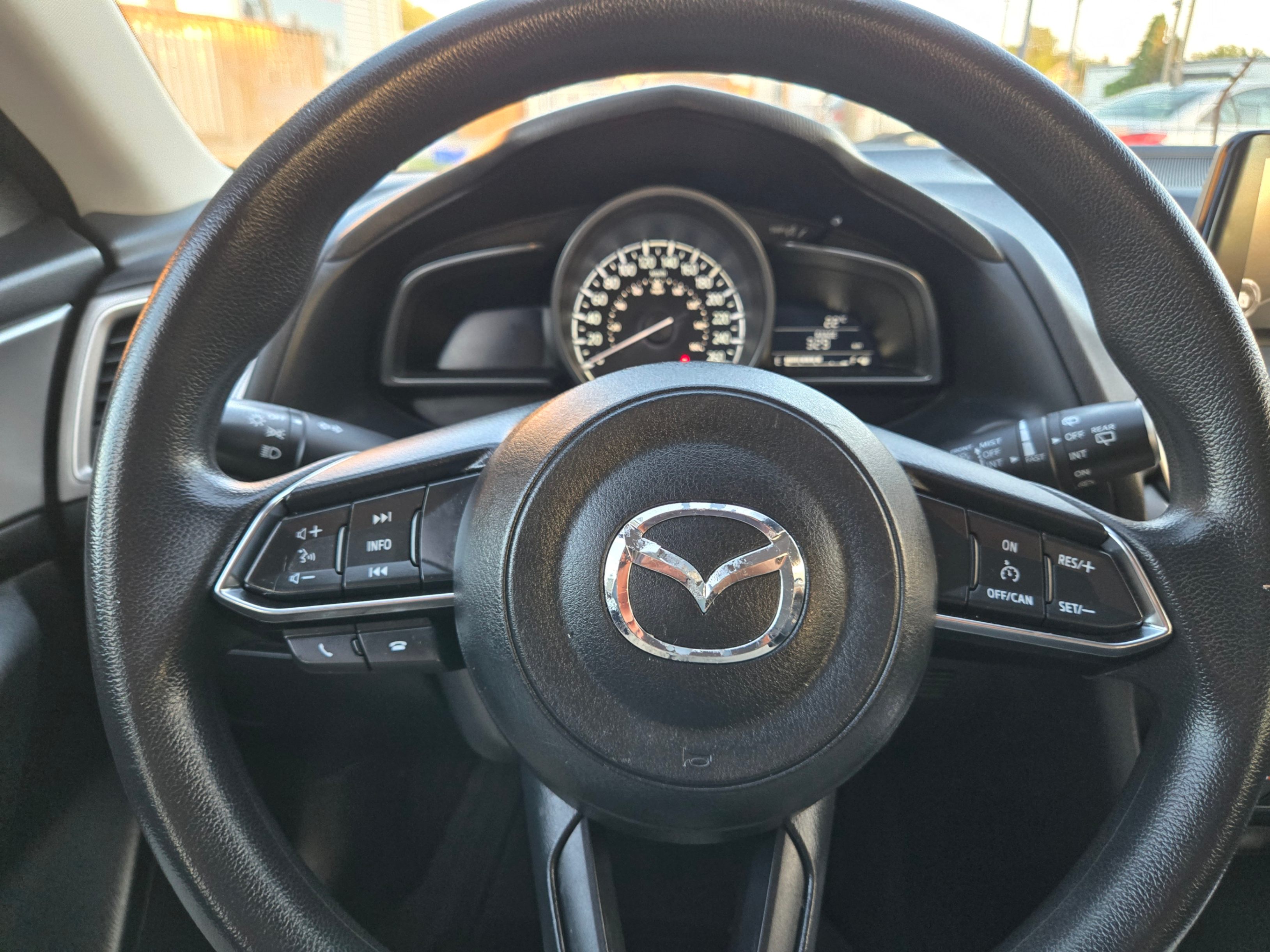 /hunsbroauto/2018-Mazda-Mazda3Sport-4256957618893744.jpg