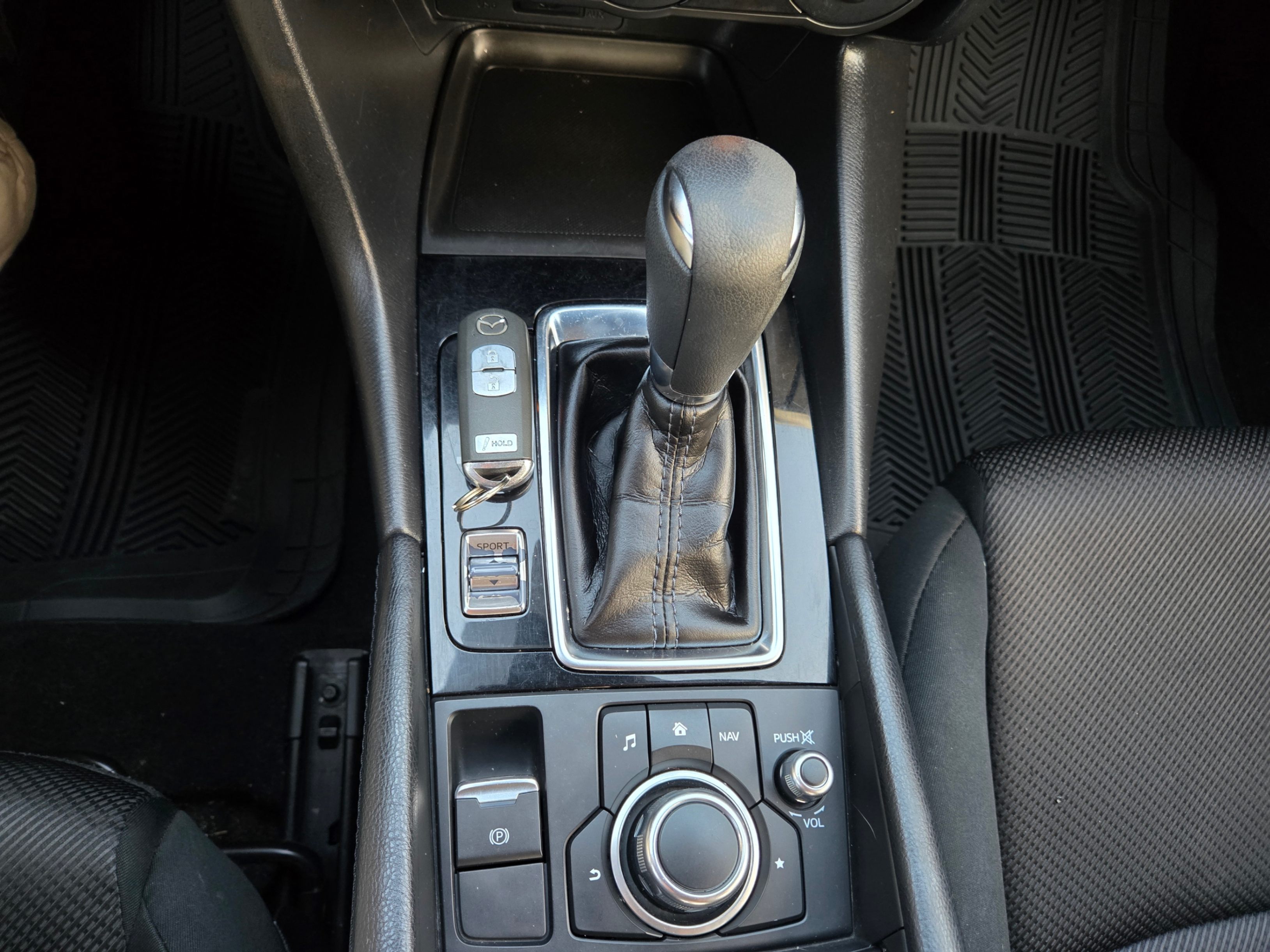 /hunsbroauto/2018-Mazda-Mazda3Sport-5447233659692037.jpg