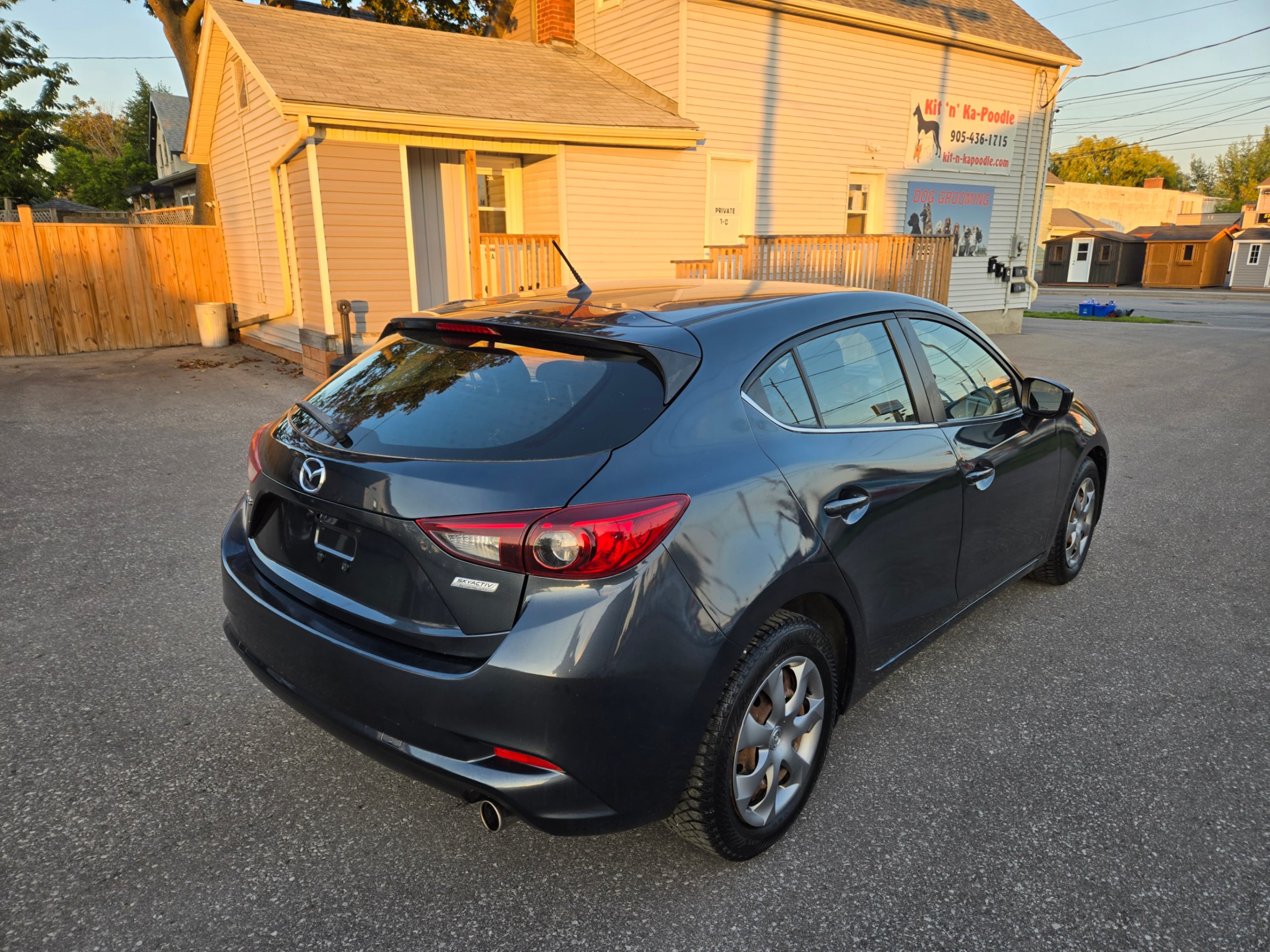 /hunsbroauto/2018-Mazda-Mazda3Sport-5592334782338653.jpg