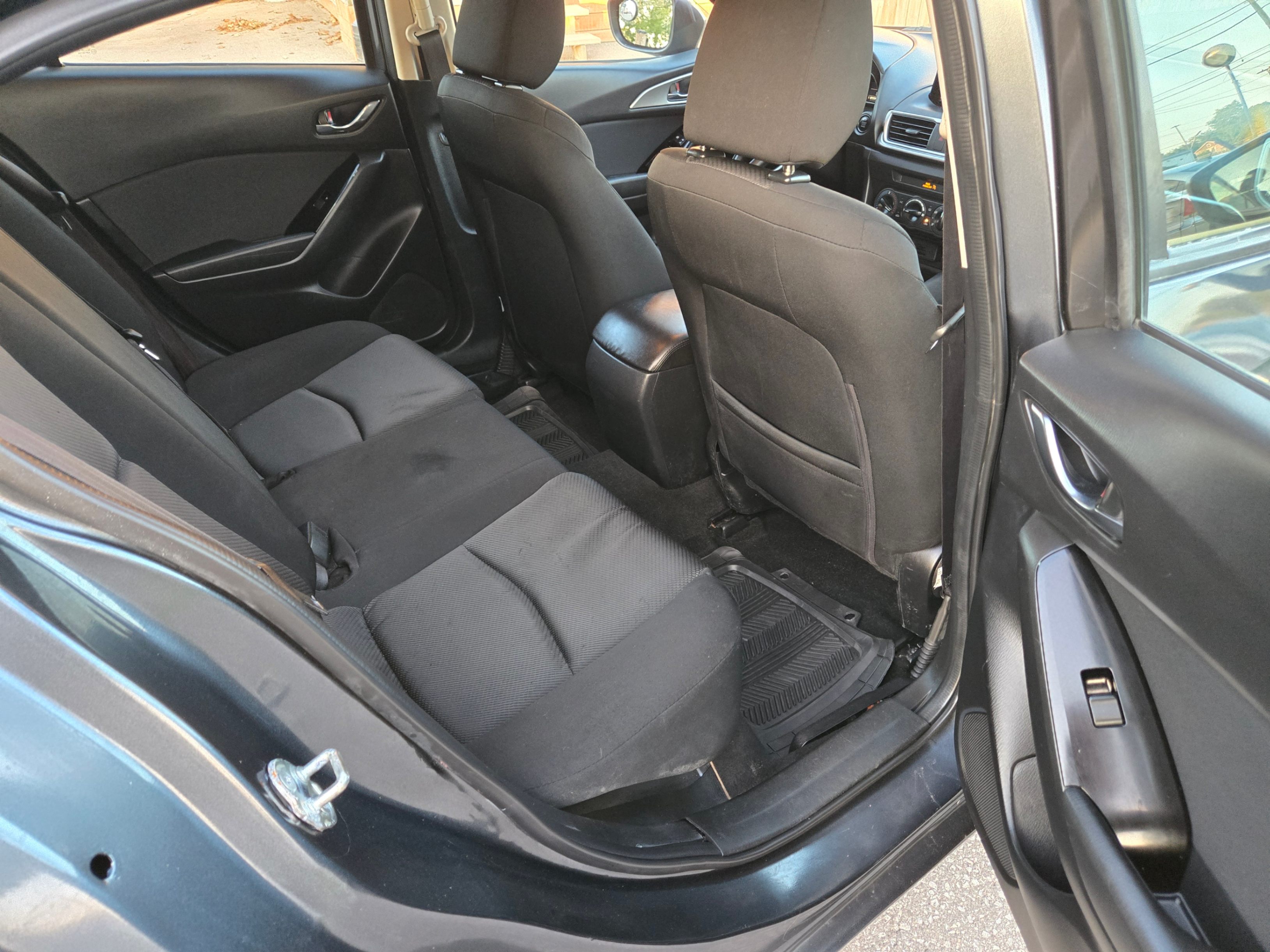 /hunsbroauto/2018-Mazda-Mazda3Sport-7295904061610152.jpg