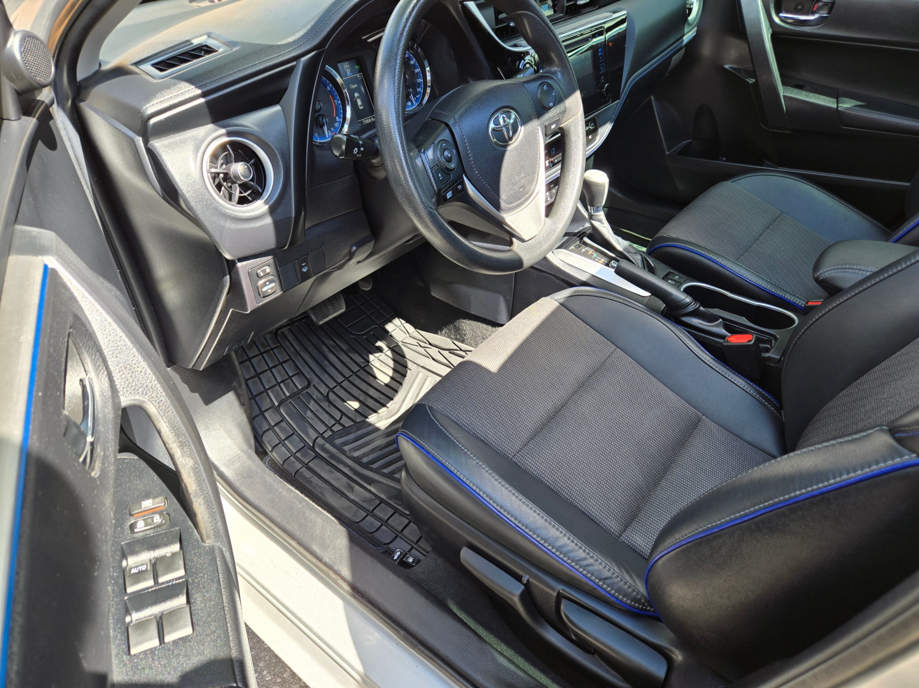 /hunsbroauto/2018-Toyota-Corolla-7299119803373602.jpg