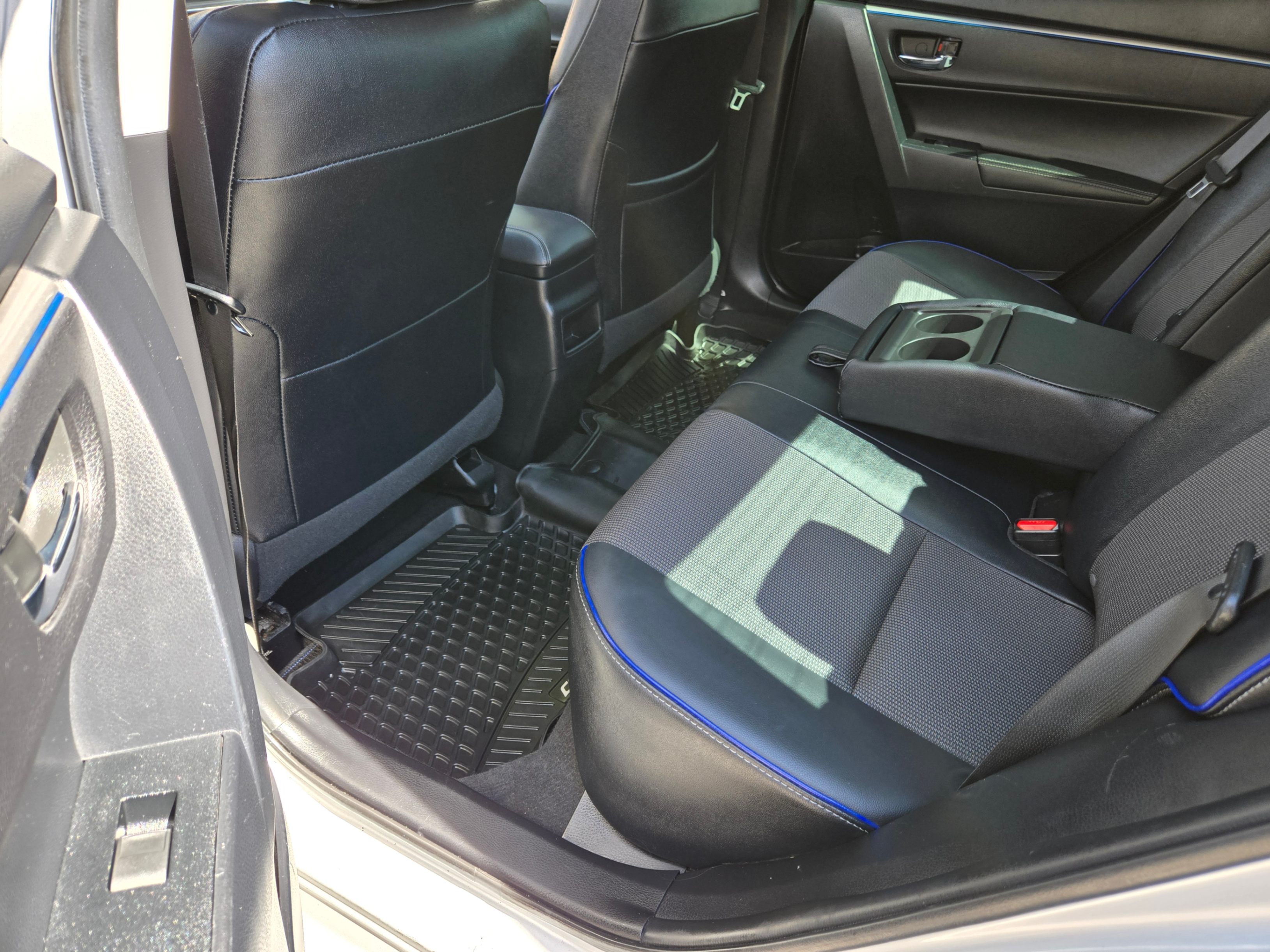/hunsbroauto/2018-Toyota-Corolla-7353880885377744.jpg