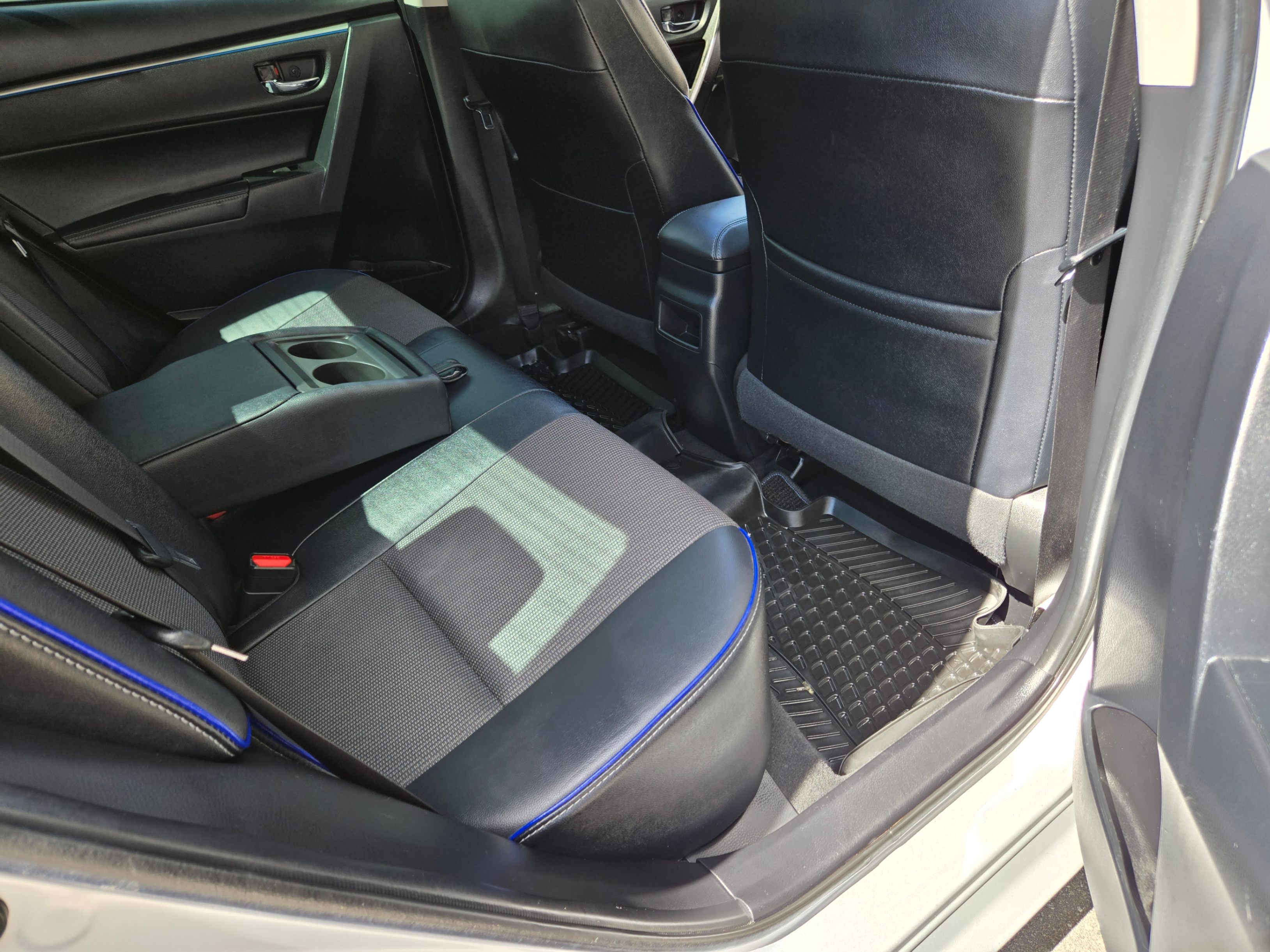 /hunsbroauto/2018-Toyota-Corolla-8969549997840616.jpg