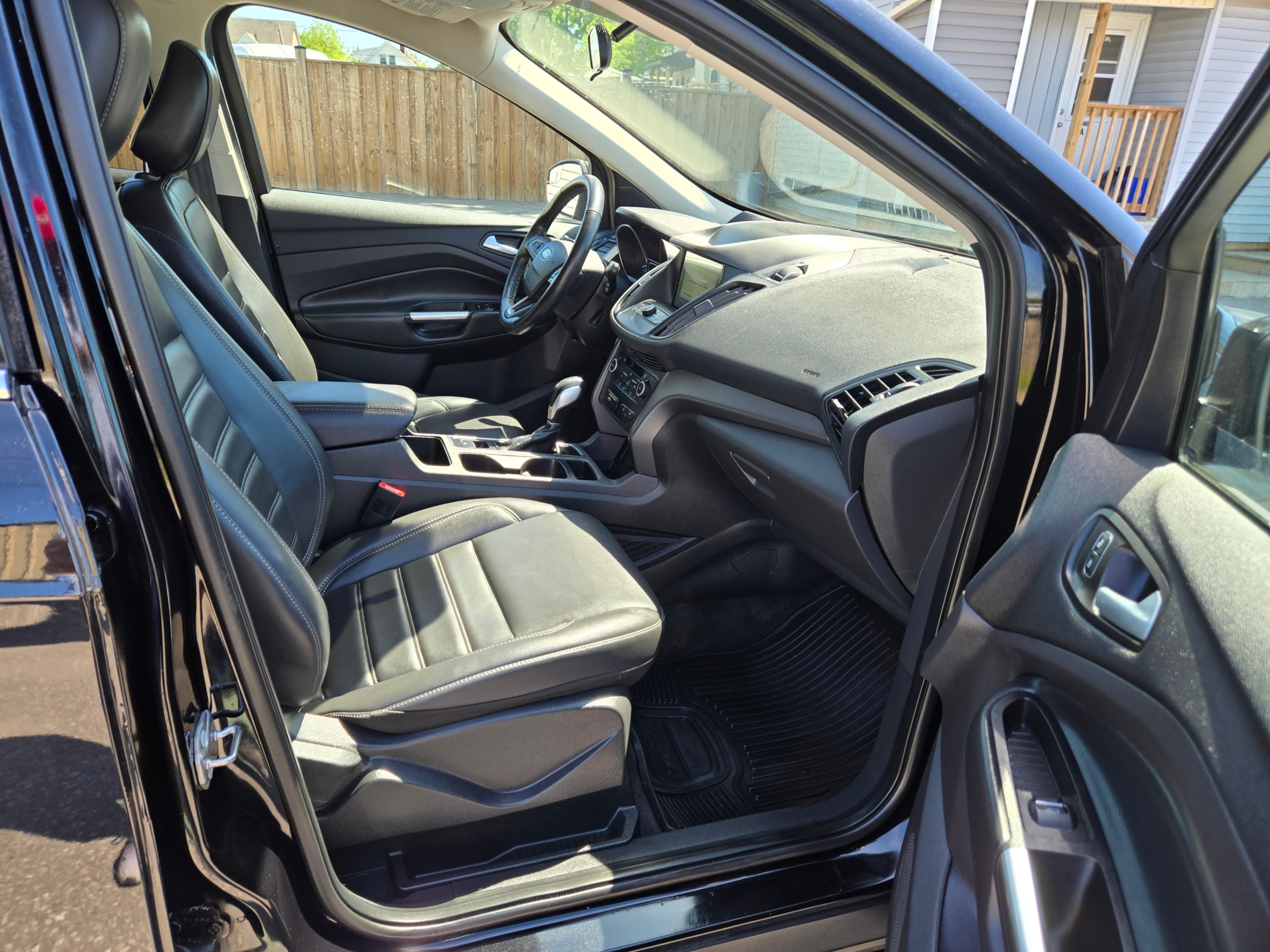/hunsbroauto/2019-Ford-Escape-42086634687726066.jpg
