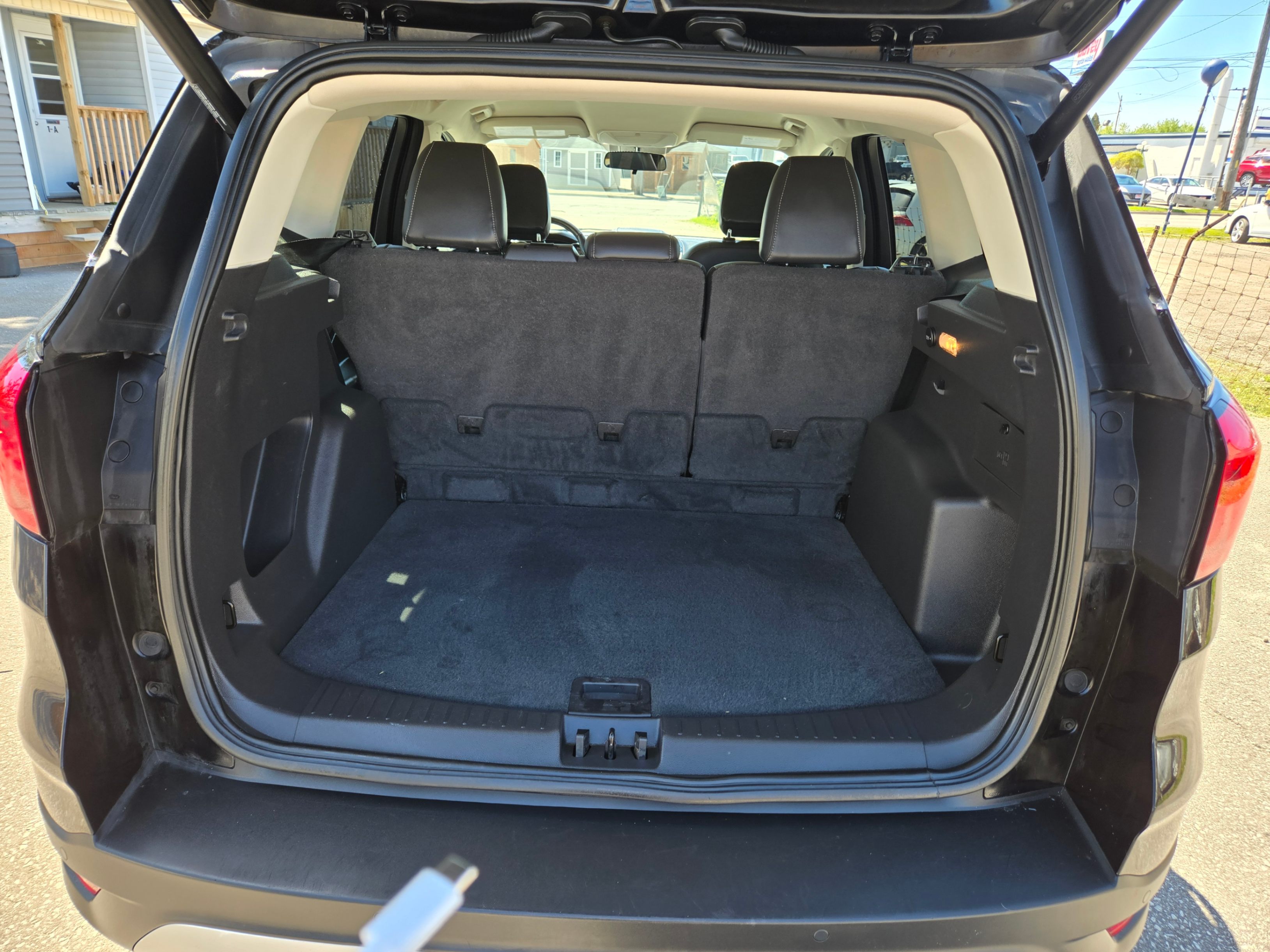 /hunsbroauto/2019-Ford-Escape-5693104465220795.jpg