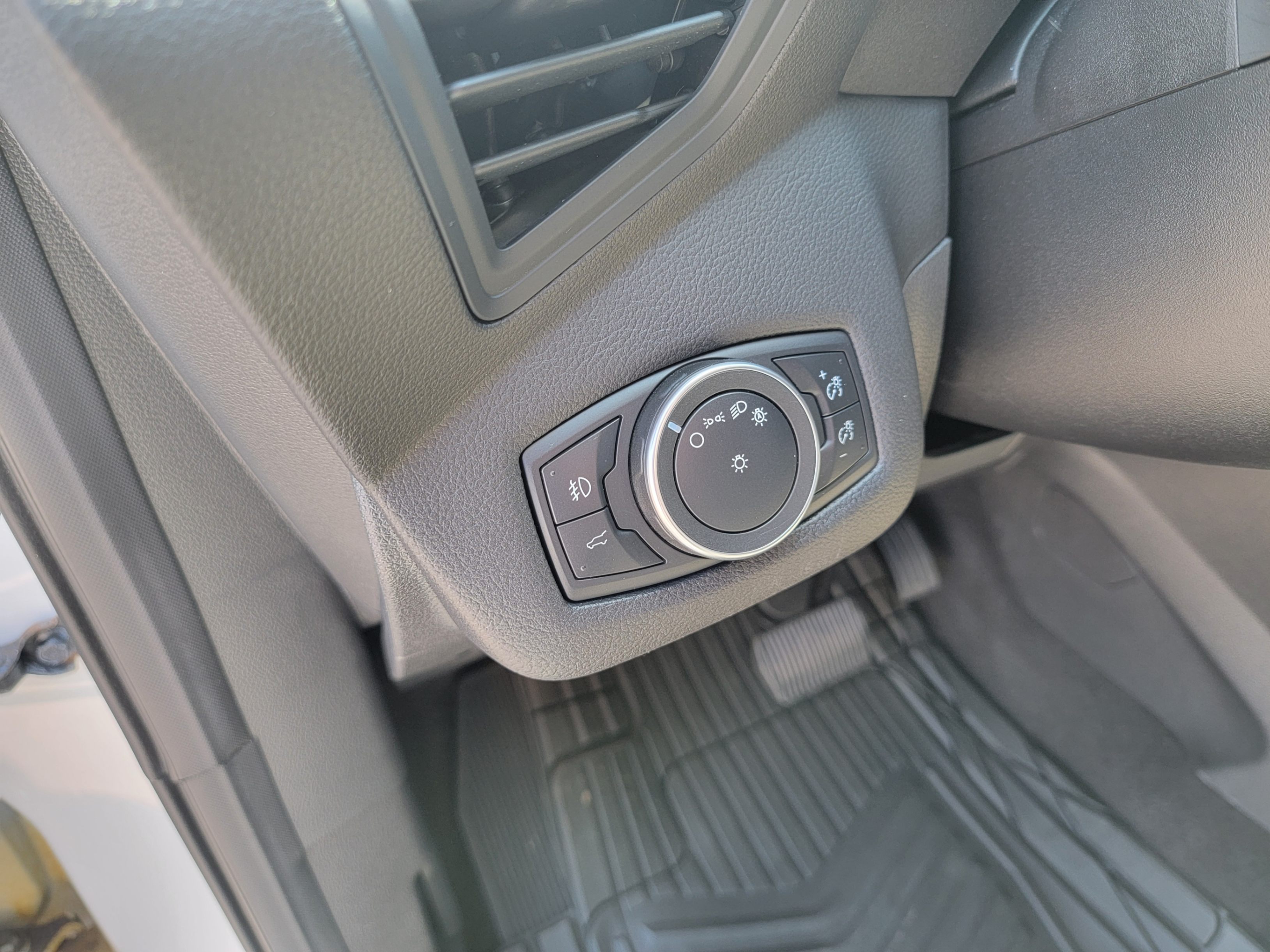 /hunsbroauto/2019-Ford-Escape-7432457973050481.jpg