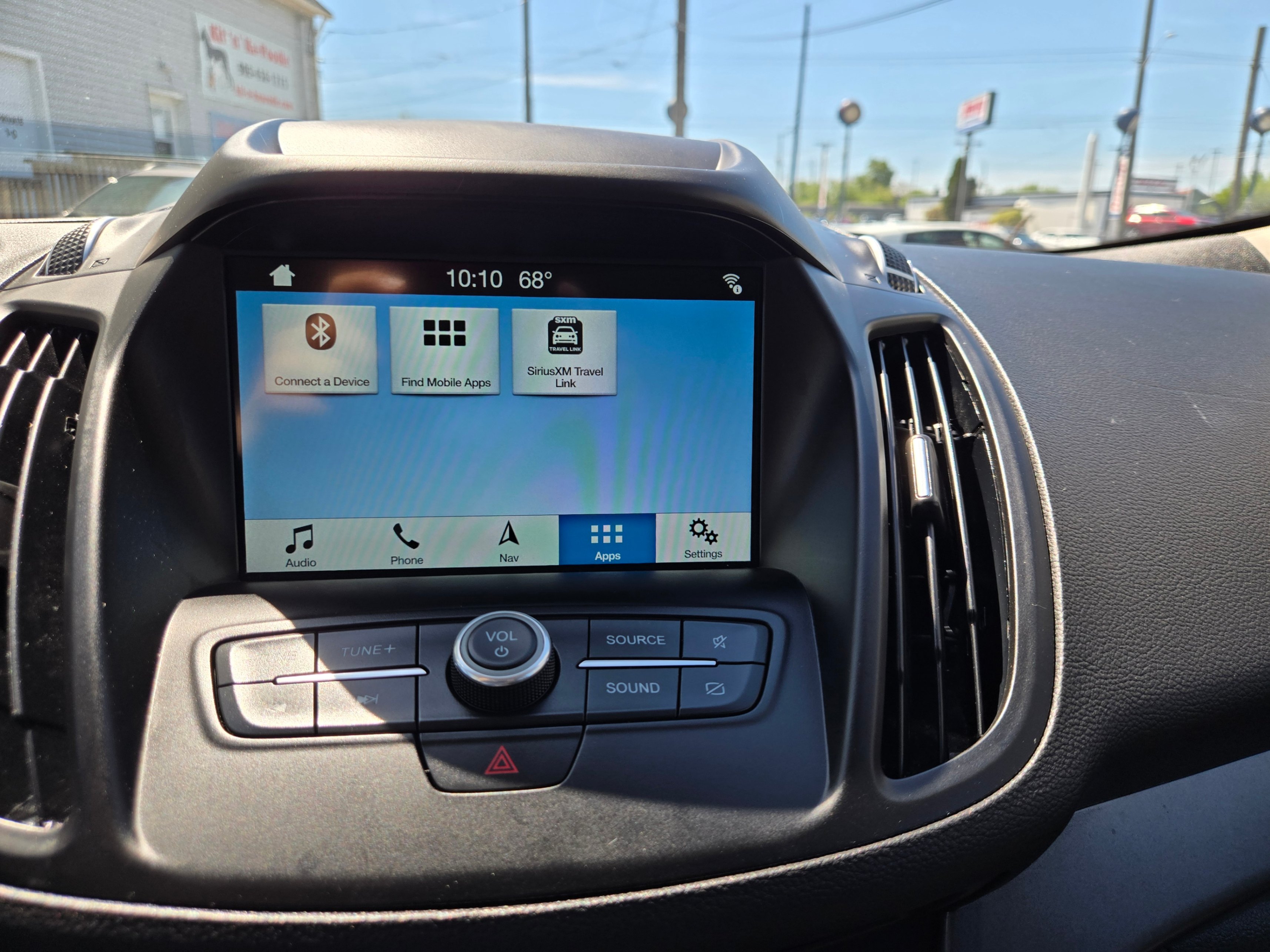 /hunsbroauto/2019-Ford-Escape-8857579911788445.jpg