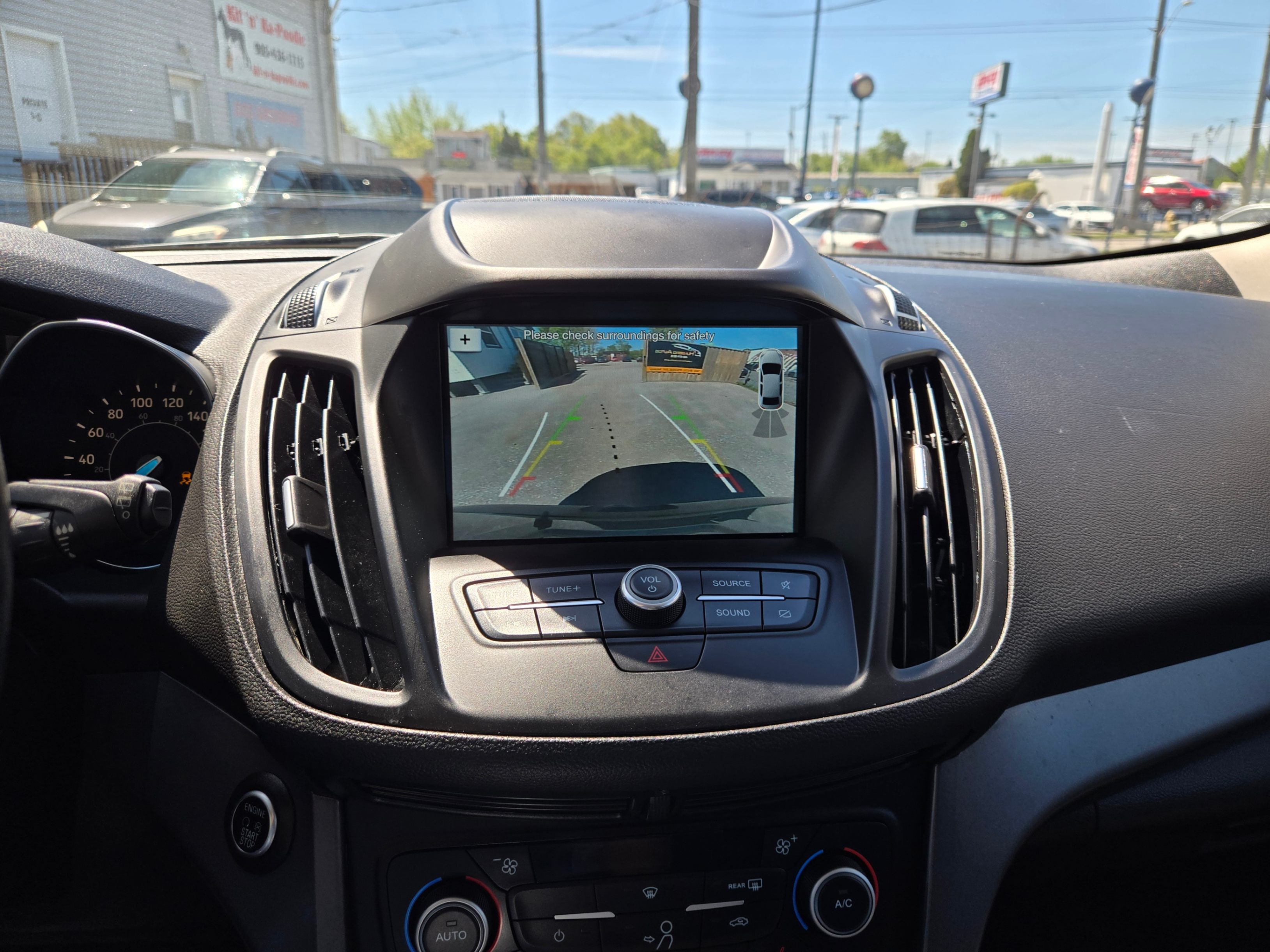 /hunsbroauto/2019-Ford-Escape-9340279851595896.jpg