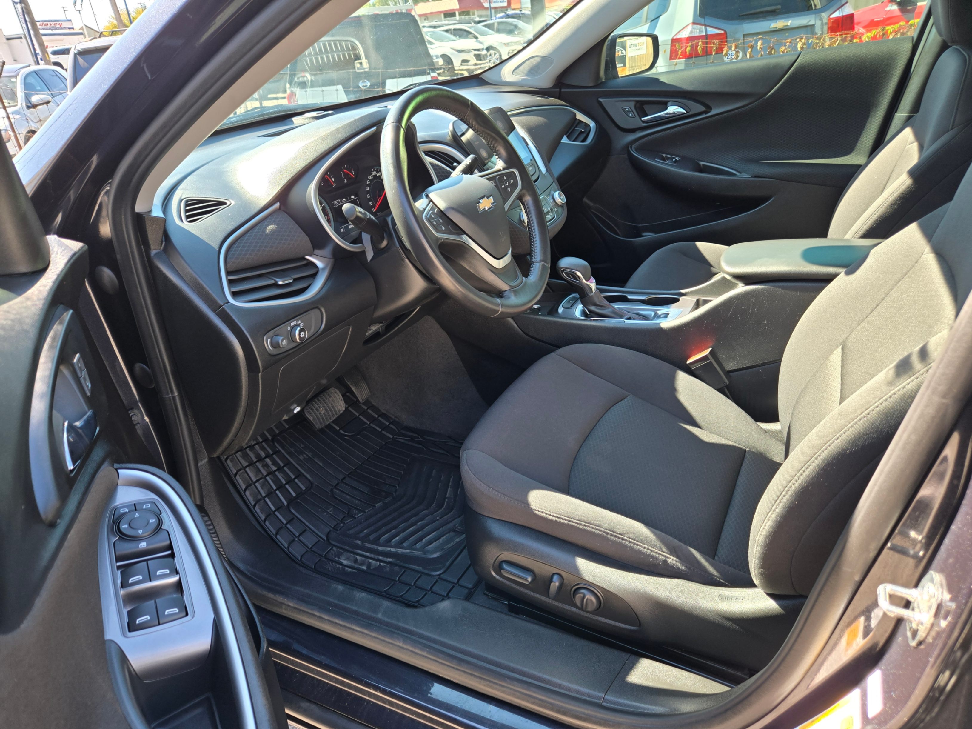 /hunsbroauto/2022-Chevrolet-Malibu-09888234033154153.jpg