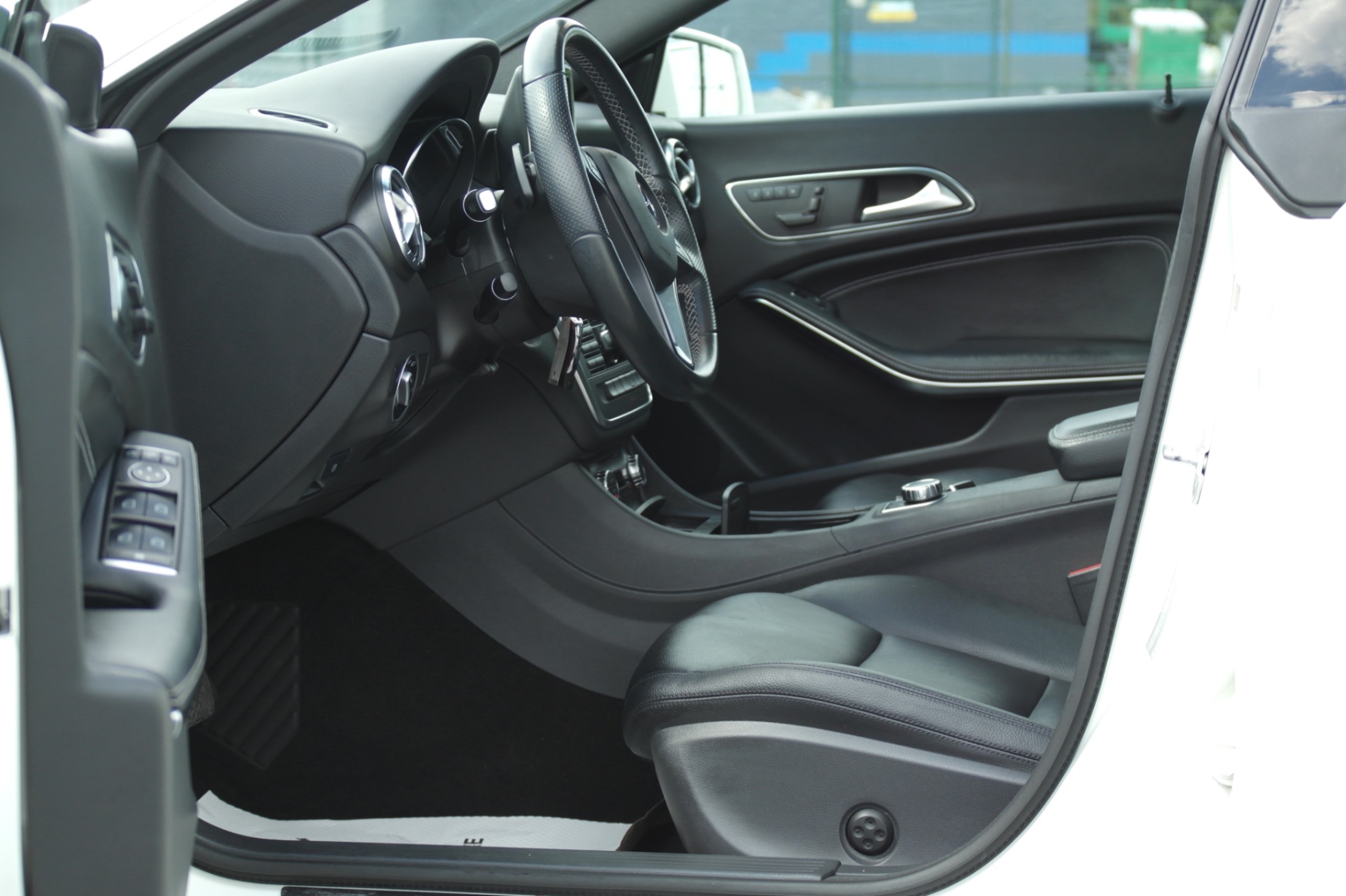 /infiniterideautoltd/2014-Mercedes-Benz-CLA-Class-7420185073557768.jpg