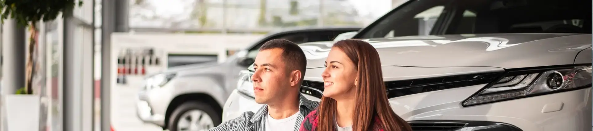 https://hillzcdn.ca/jalalmotors/6617748624030355-Financing_Department.webp