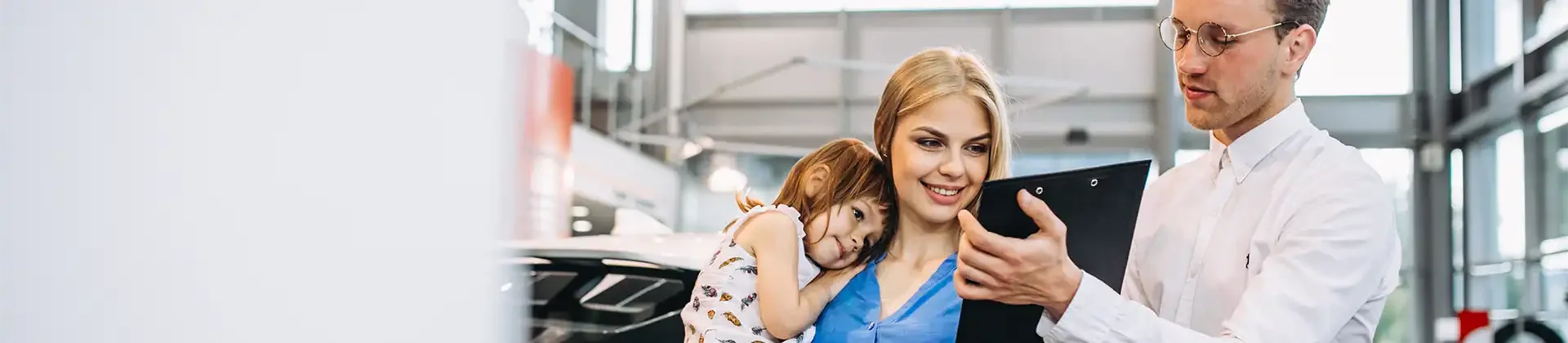 https://hillzcdn.ca/jgautocentreinc/5081650784726539-financing_department.webp