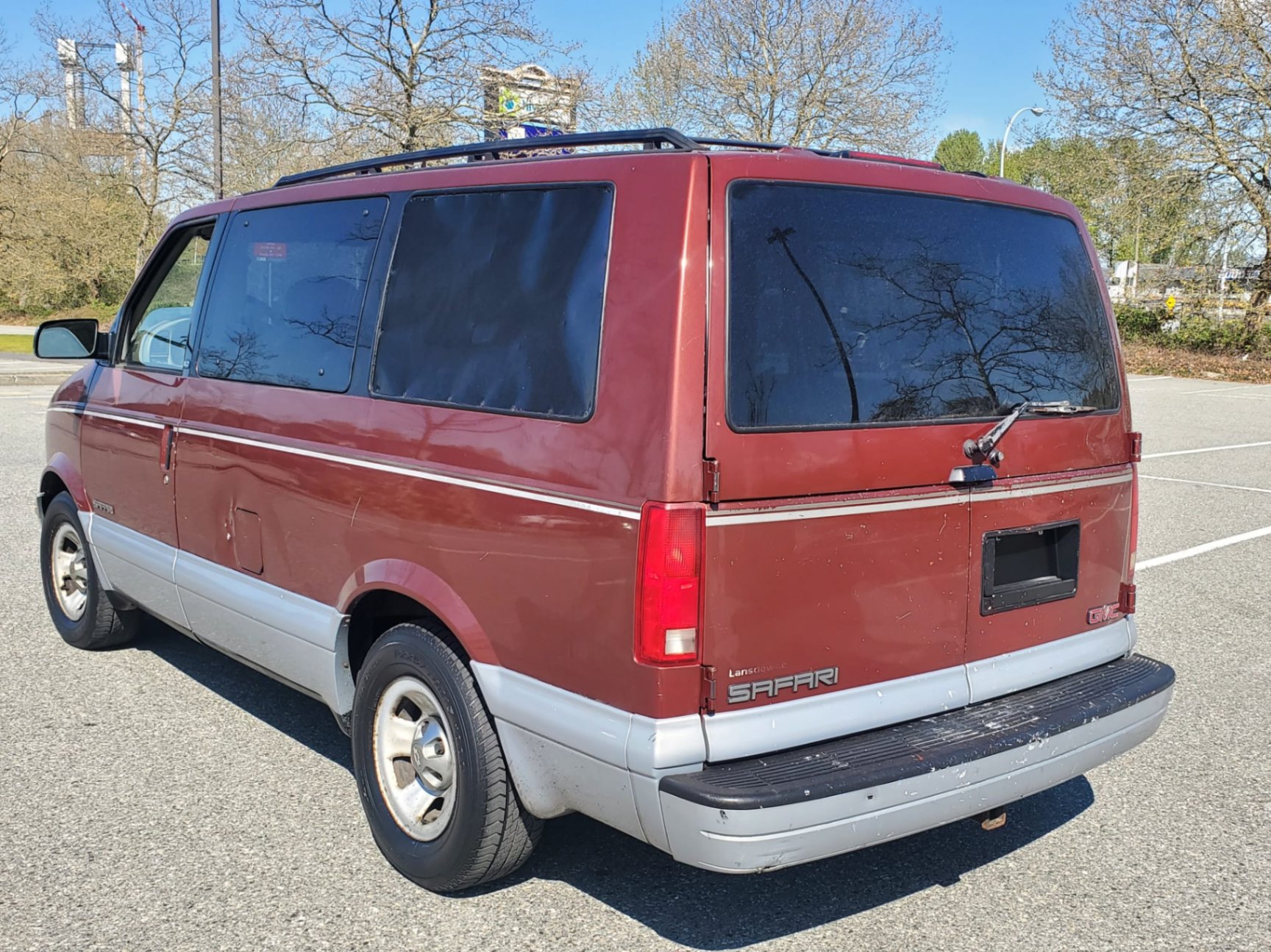 /joemotorltd1/1998-GMC-SafariPassenger-24881351868574142.jpg