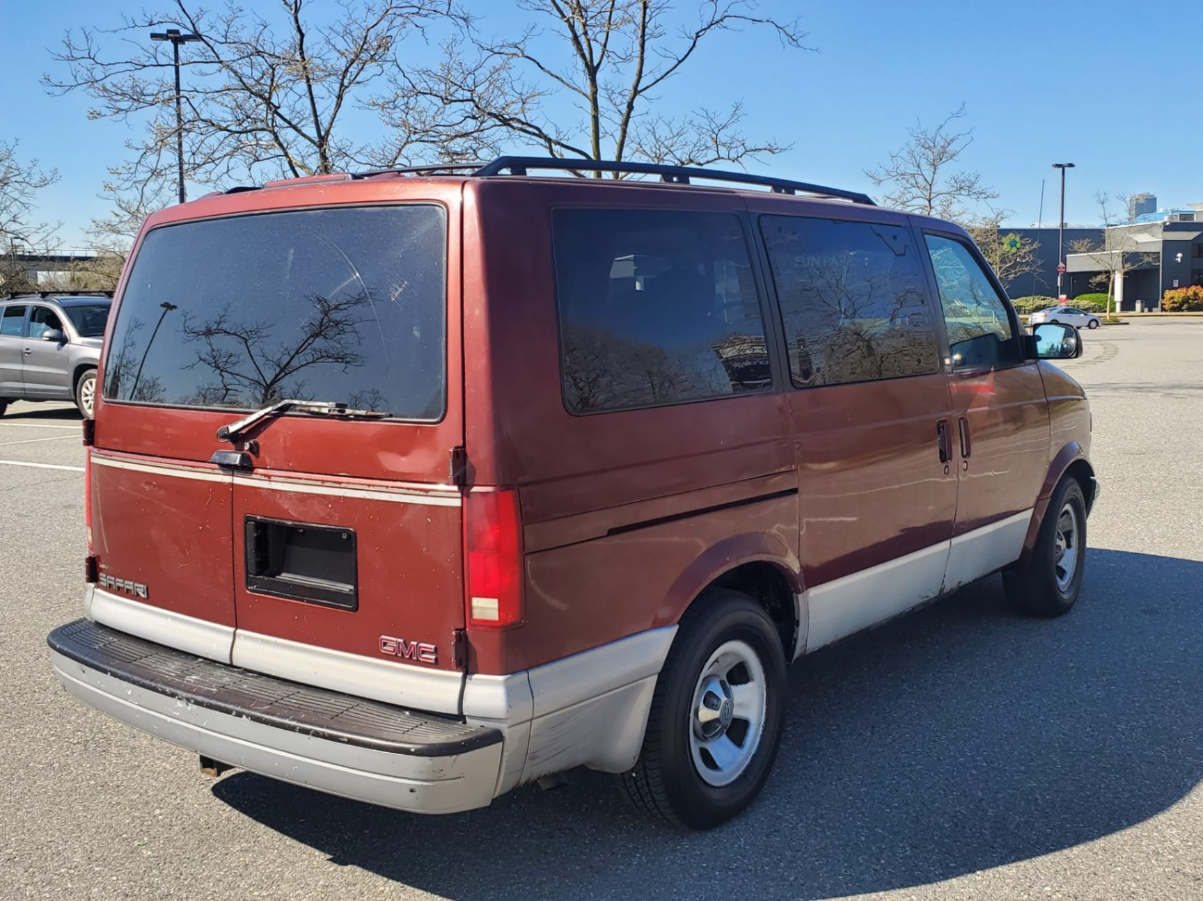 /joemotorltd1/1998-GMC-SafariPassenger-4140417870867015.jpg